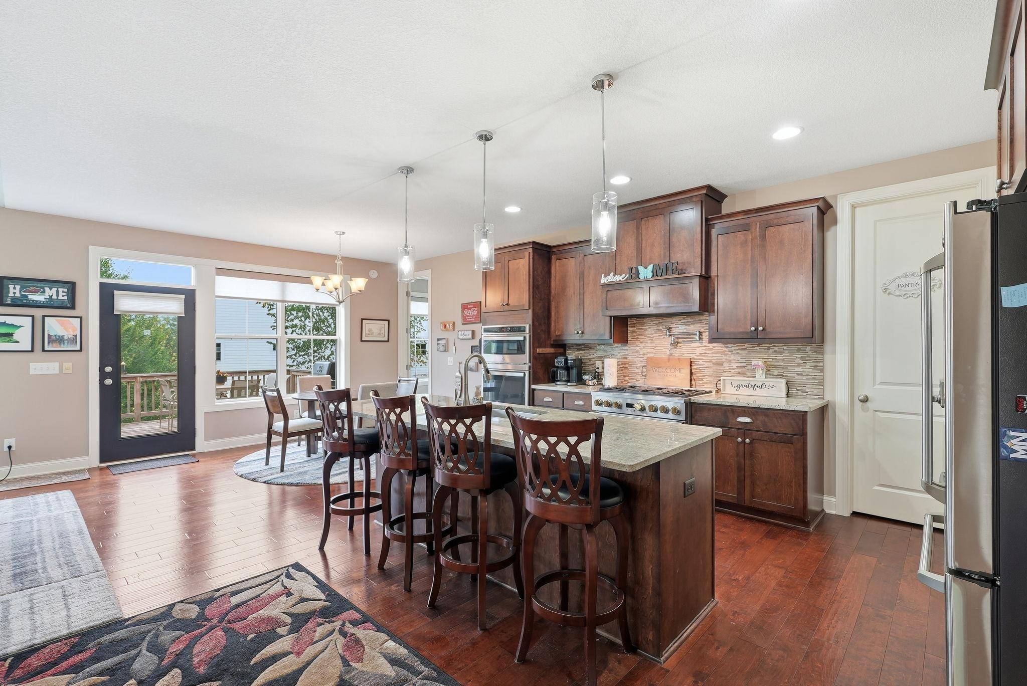 16588 E Lake DR, Lakeville, MN 55044