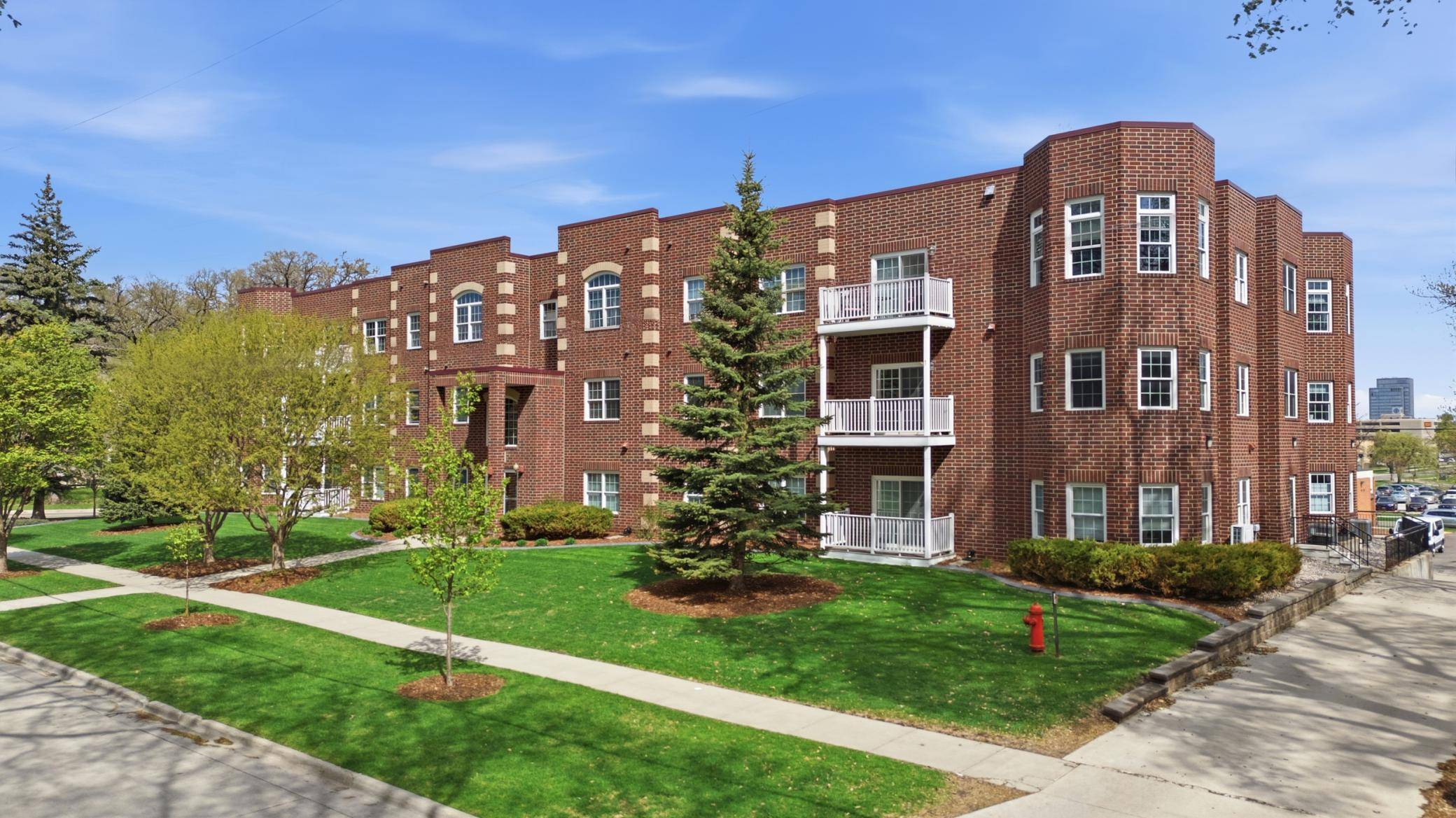 385 7th AVE S #Unit 104, Fargo, ND 58103