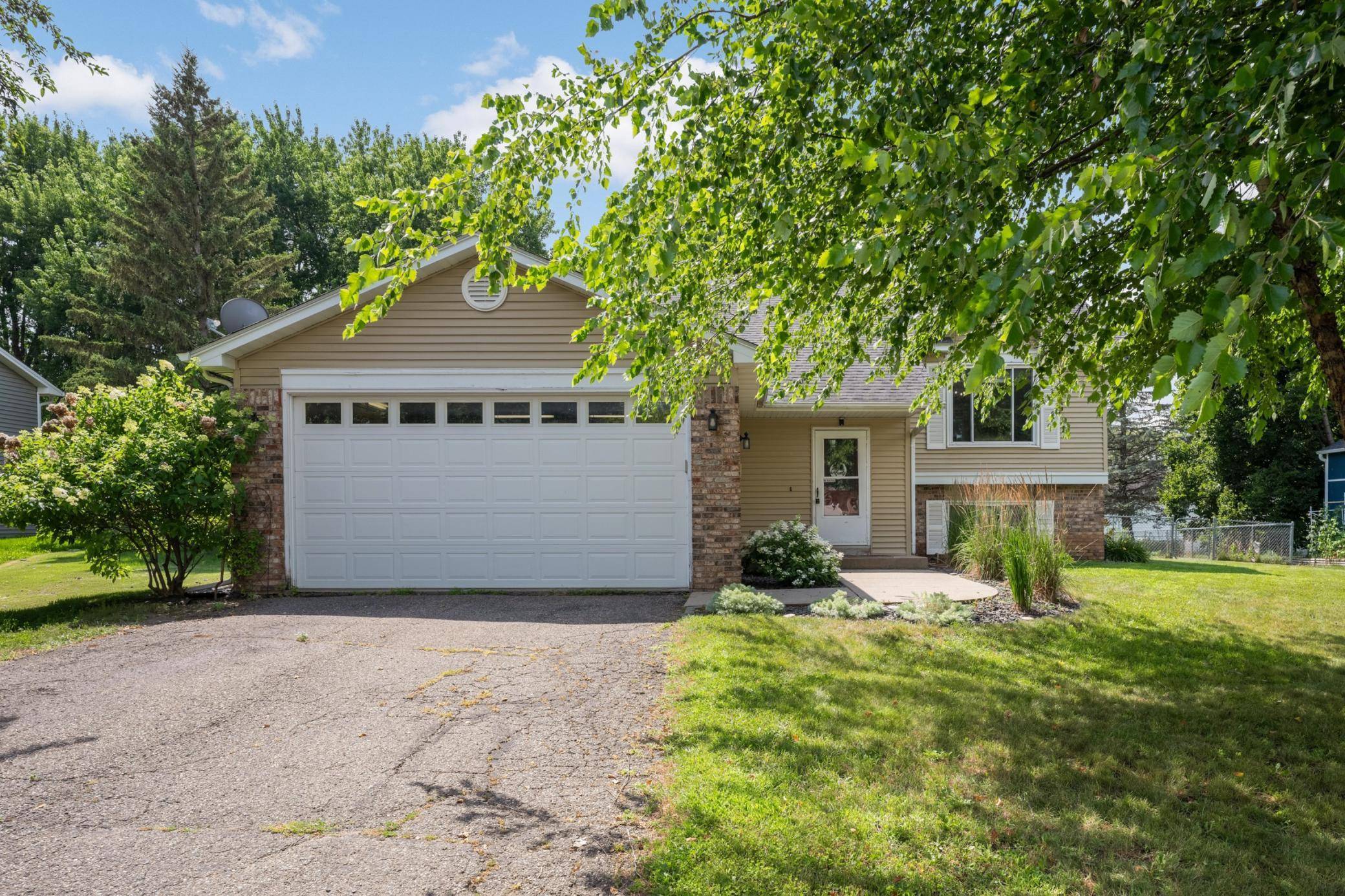 4089 Pennsylvania AVE, Eagan, MN 55123