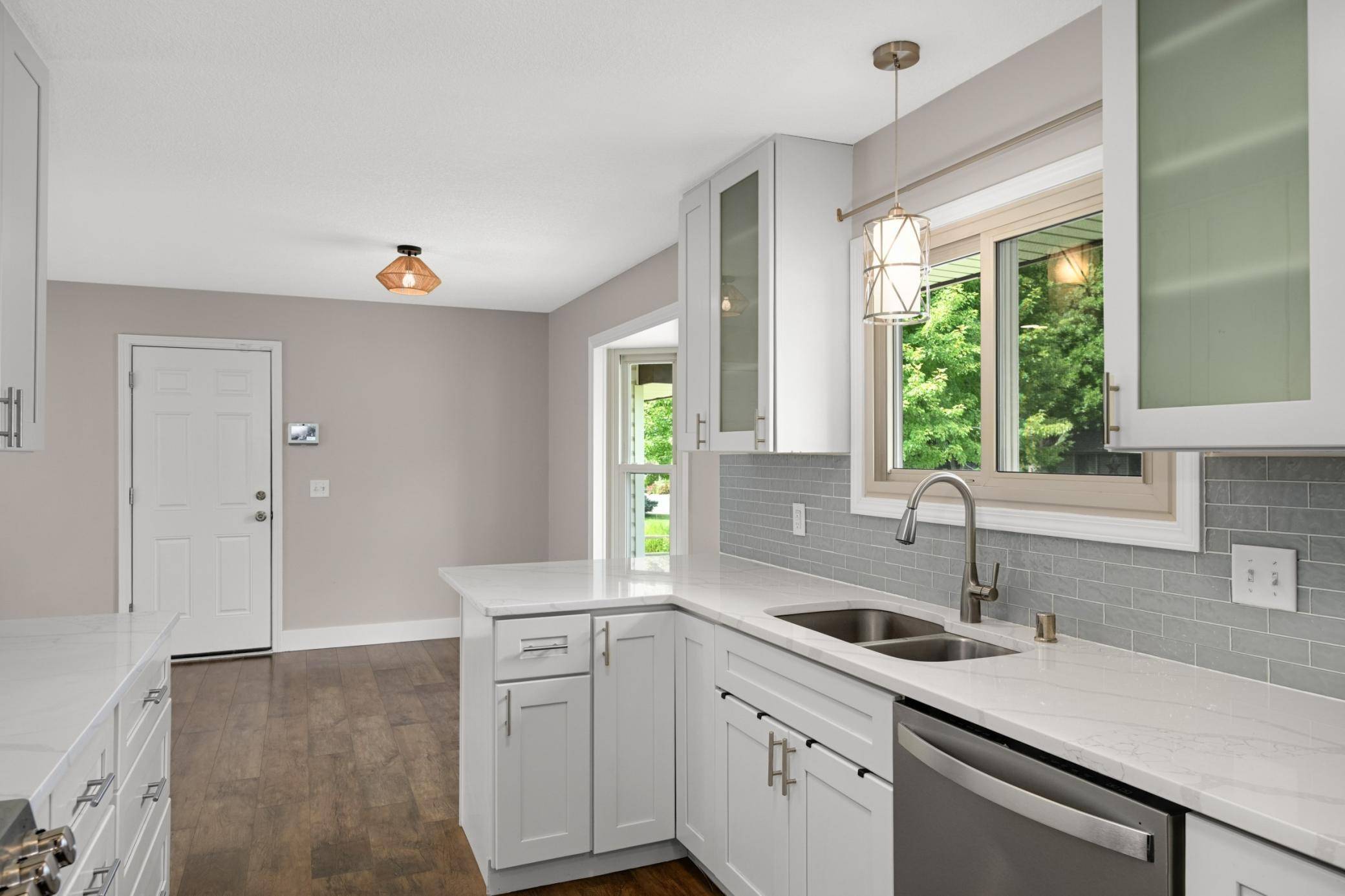 13712 E Wellington CRES, Burnsville, MN 55337