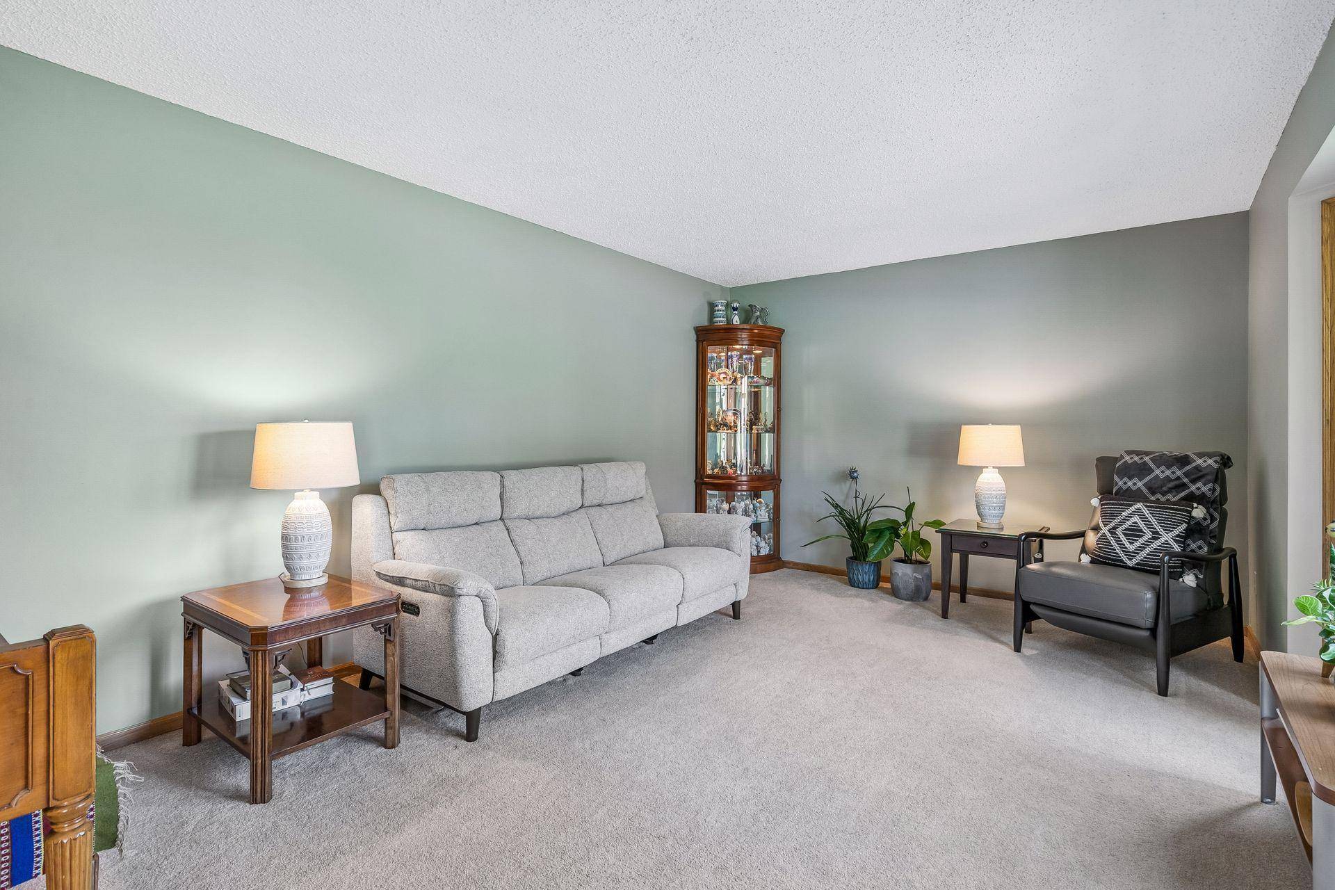 1635 Mallard CIR, Eagan, MN 55122