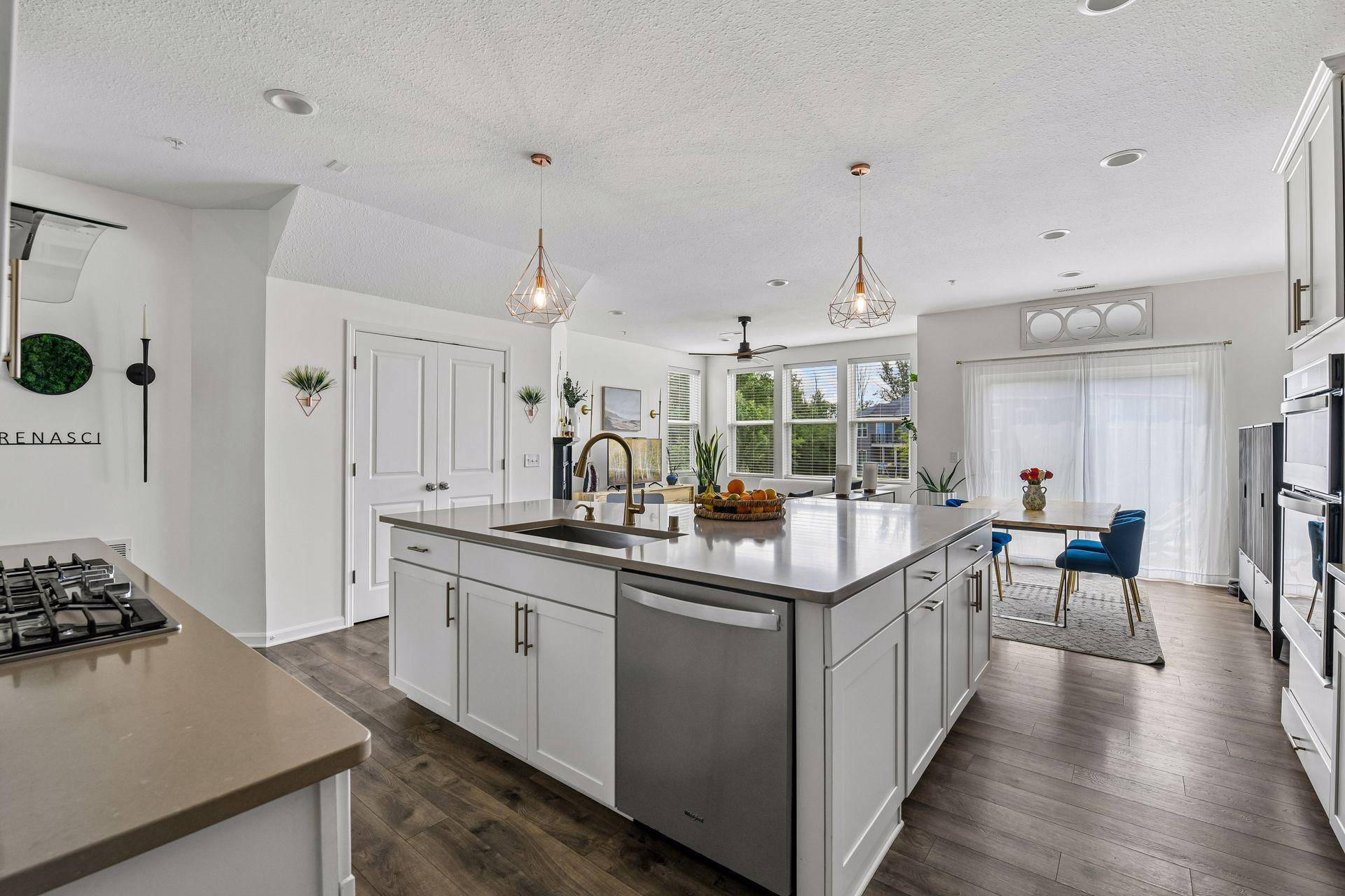 5981 Walnut Grove LN N, Plymouth, MN 55446