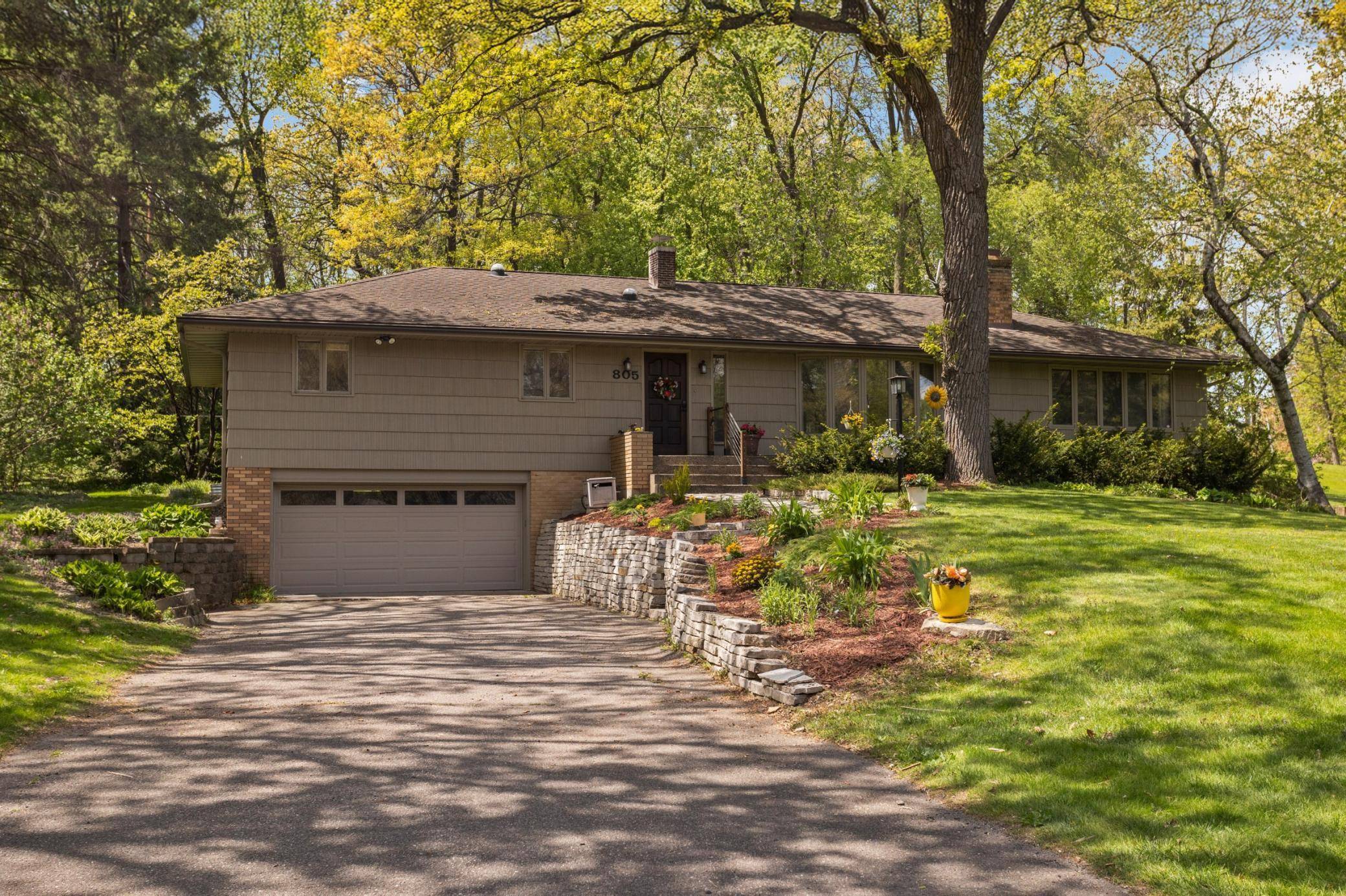 805 Kingsview LN N, Plymouth, MN 55447