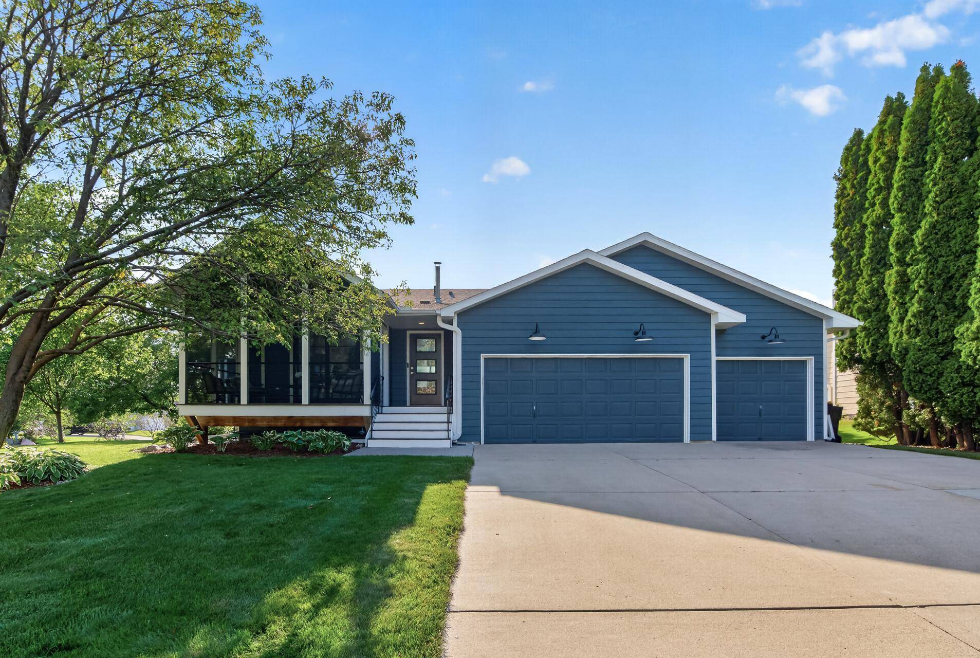 1112 Legion ST S, Shakopee, MN 55379