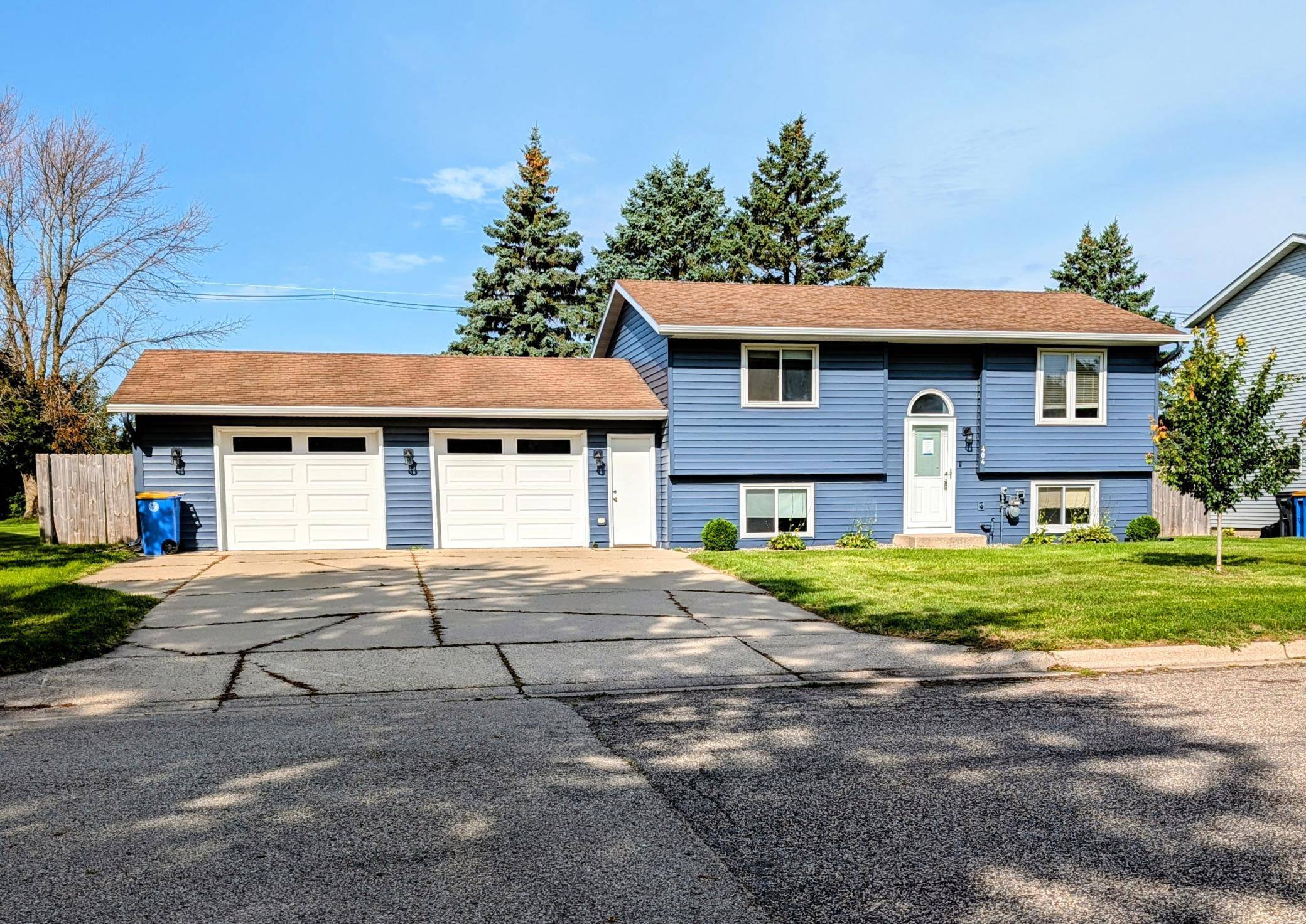 404 Kim LN, Owatonna, MN 55060