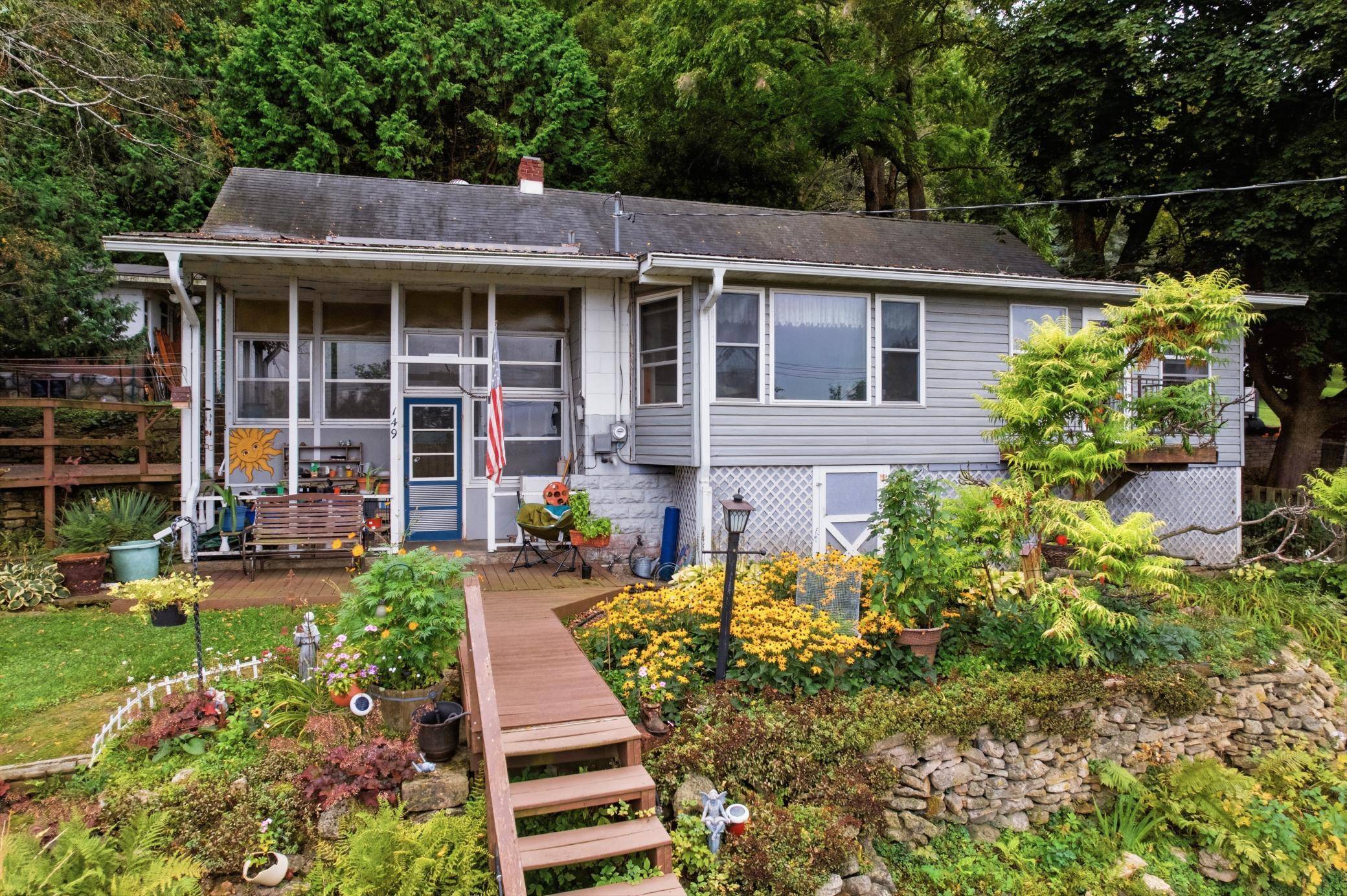 149 E Lake BLVD, Winona, MN 55987