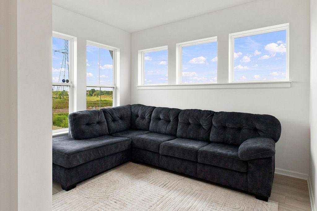 1407 Summerland WAY, Shakopee, MN 55379