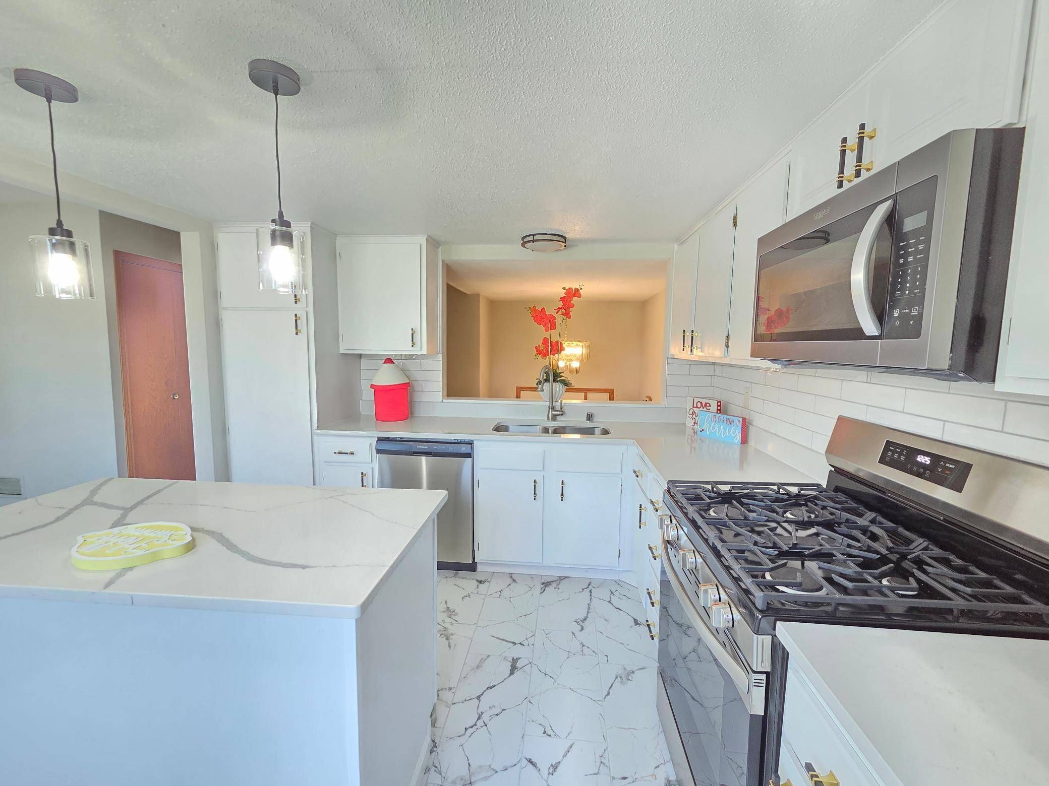 5508 Turtle Lake RD, North Oaks, MN 55126