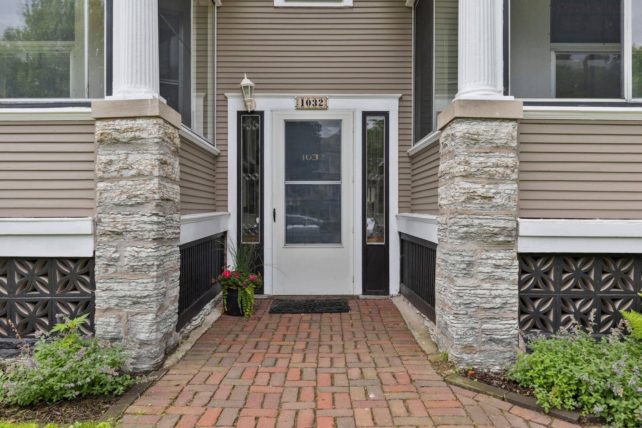 1032 Portland AVE, Saint Paul, MN 55104