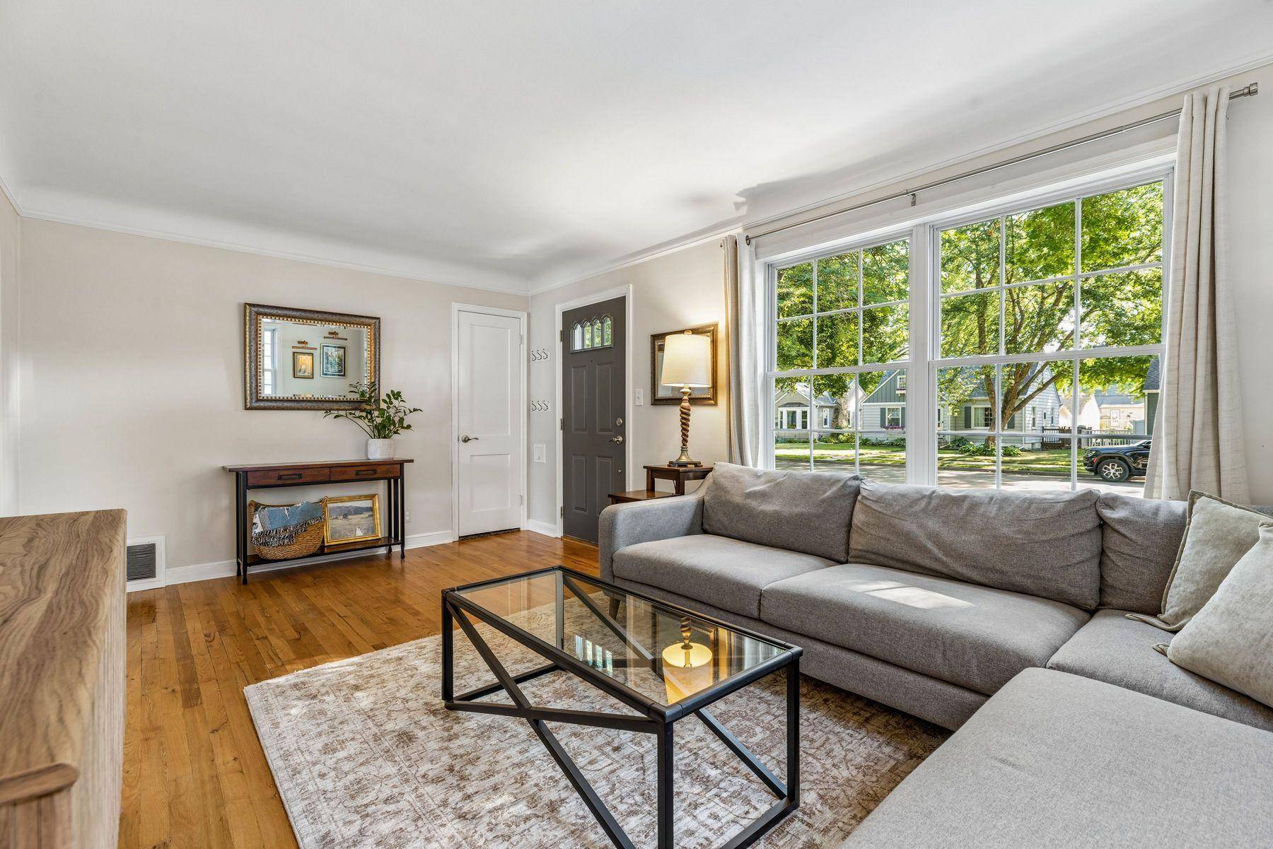 2824 Idaho AVE S, Saint Louis Park, MN 55426