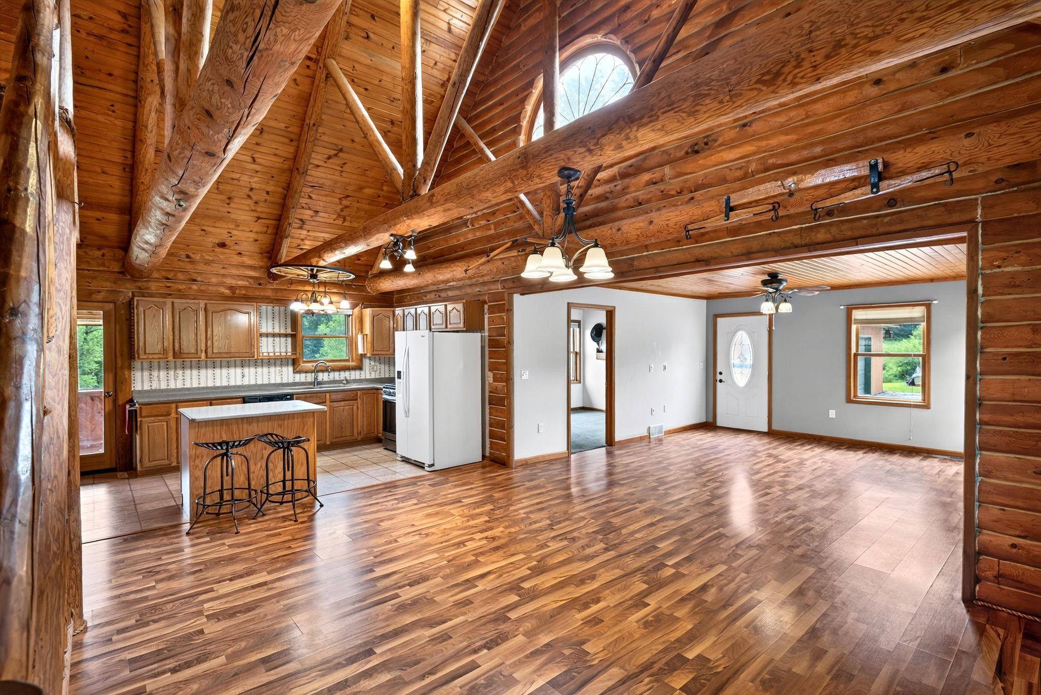 565 Beckman RD, La Crescent, MN 55947