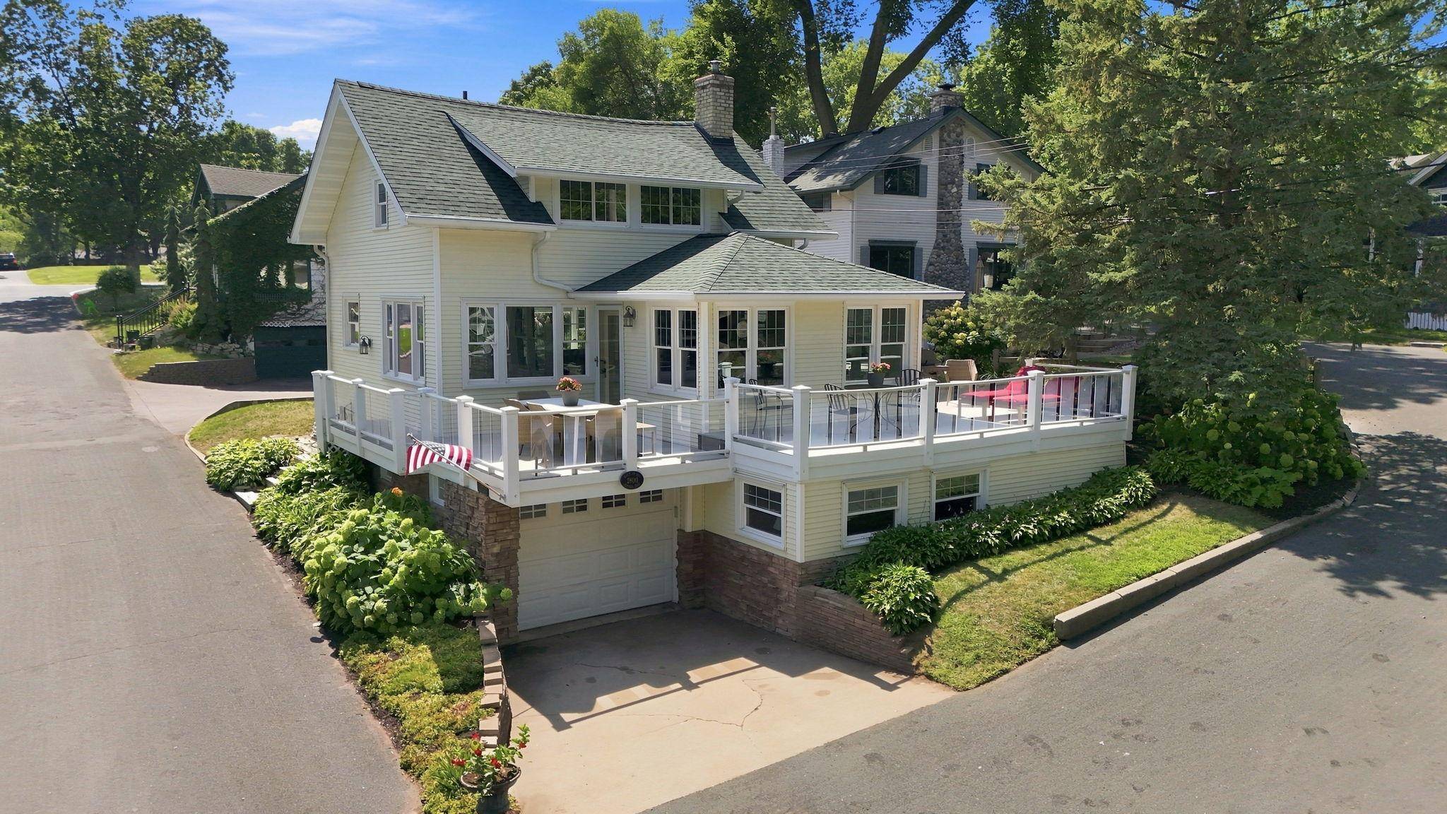 2800 Center RD, Wayzata, MN 55391
