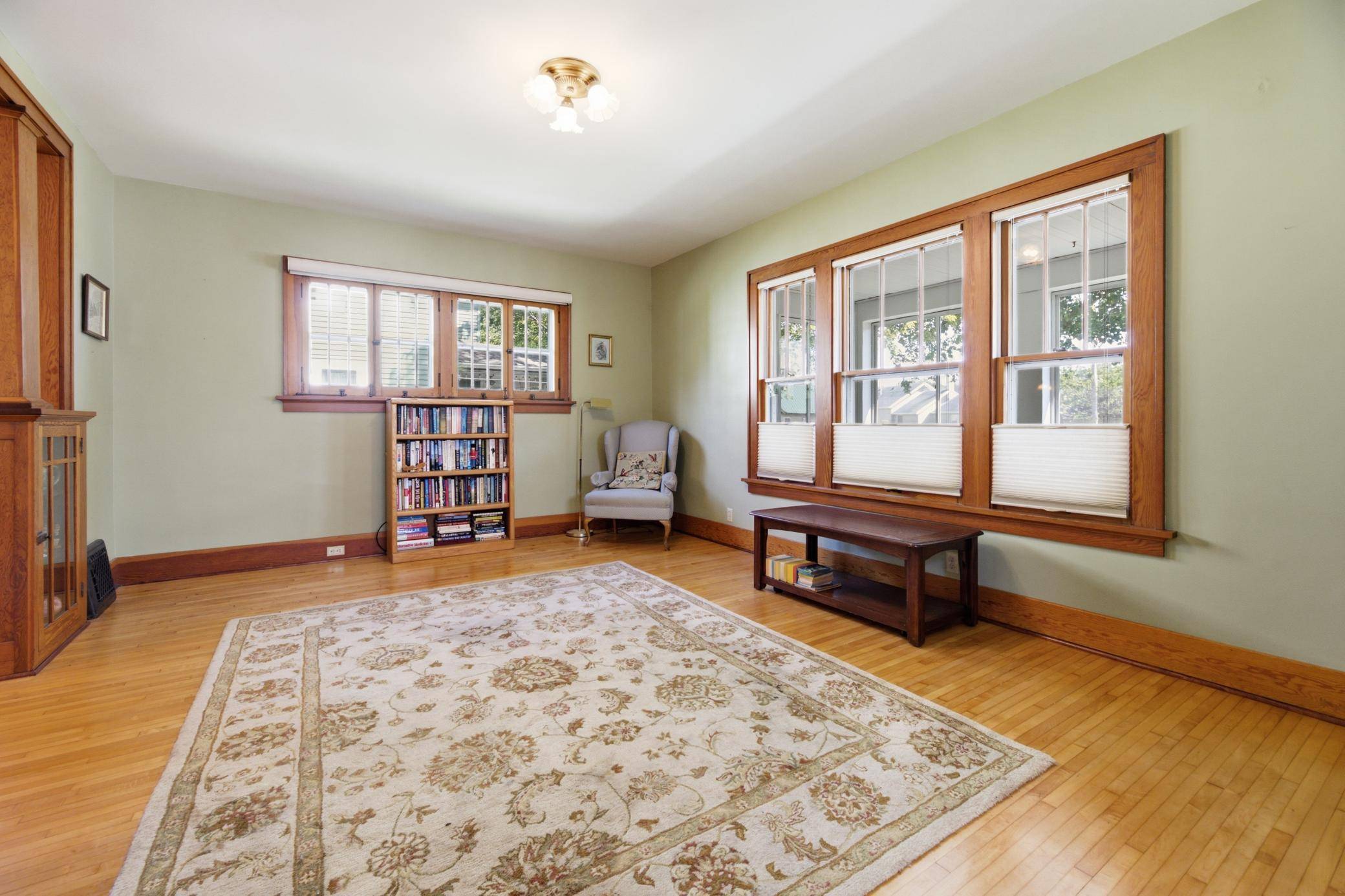 564 W Wabasha ST, Winona, MN 55987