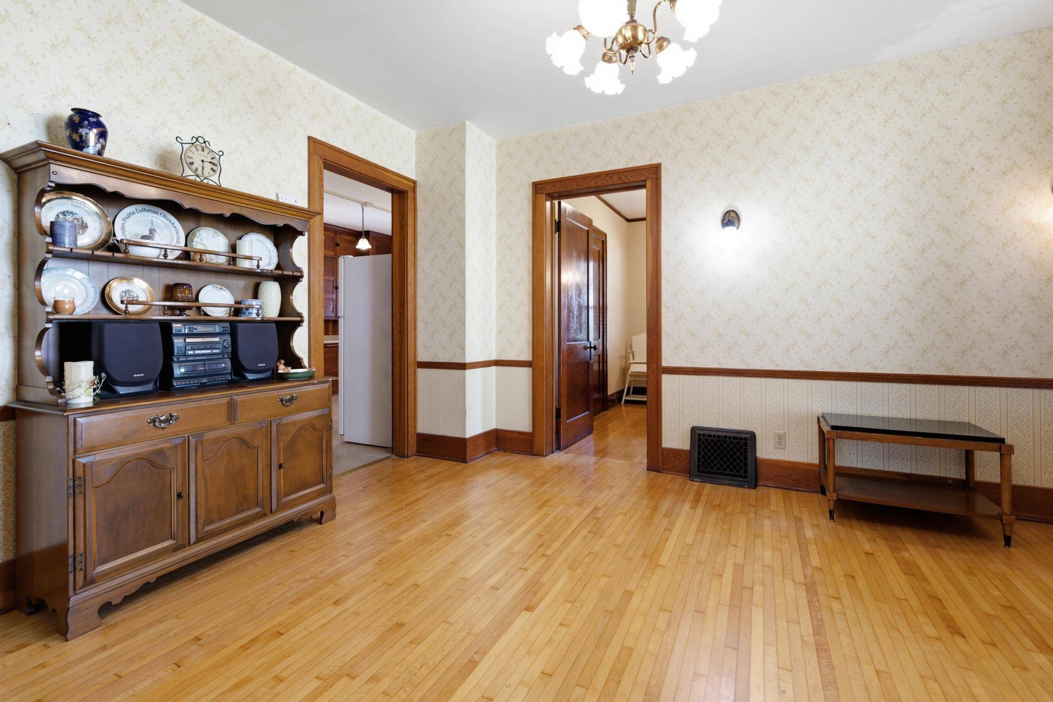 564 W Wabasha ST, Winona, MN 55987