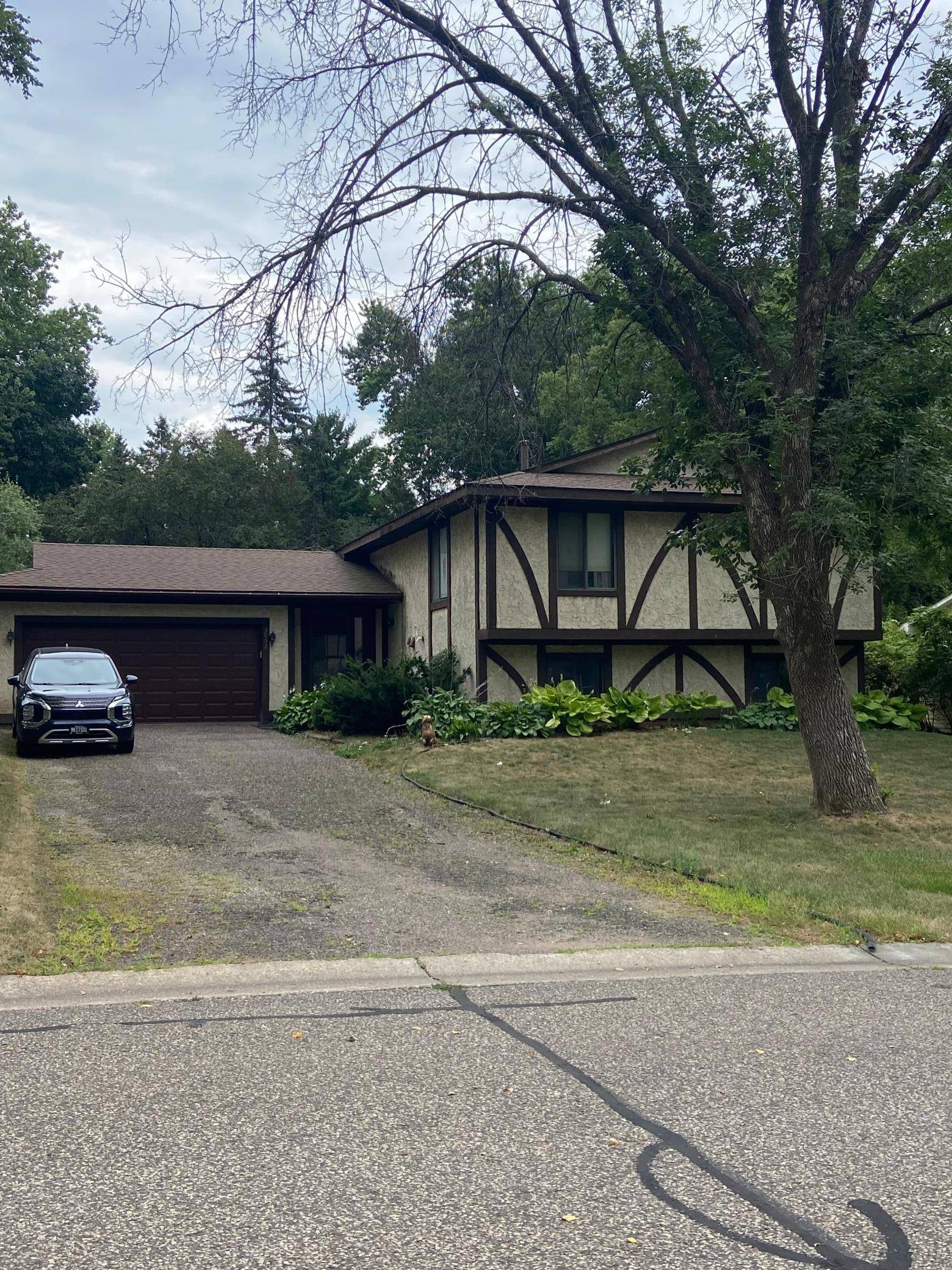 3052 Camelot CIR, Woodbury, MN 55125