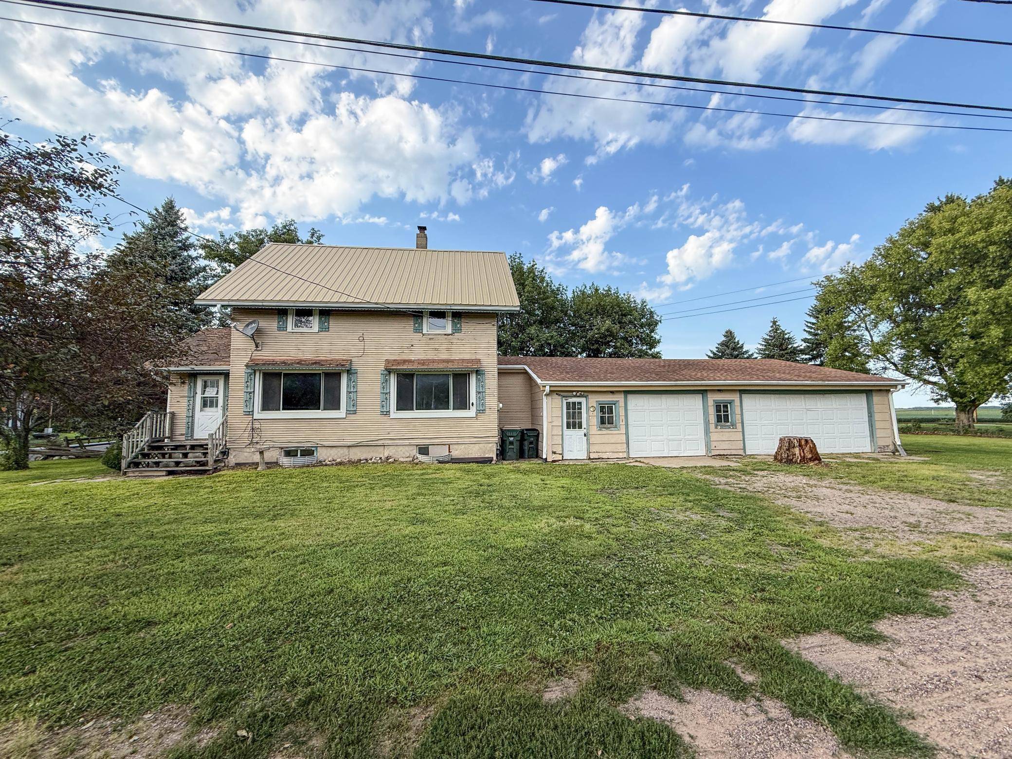 741 East ST, Stewart, MN 55385