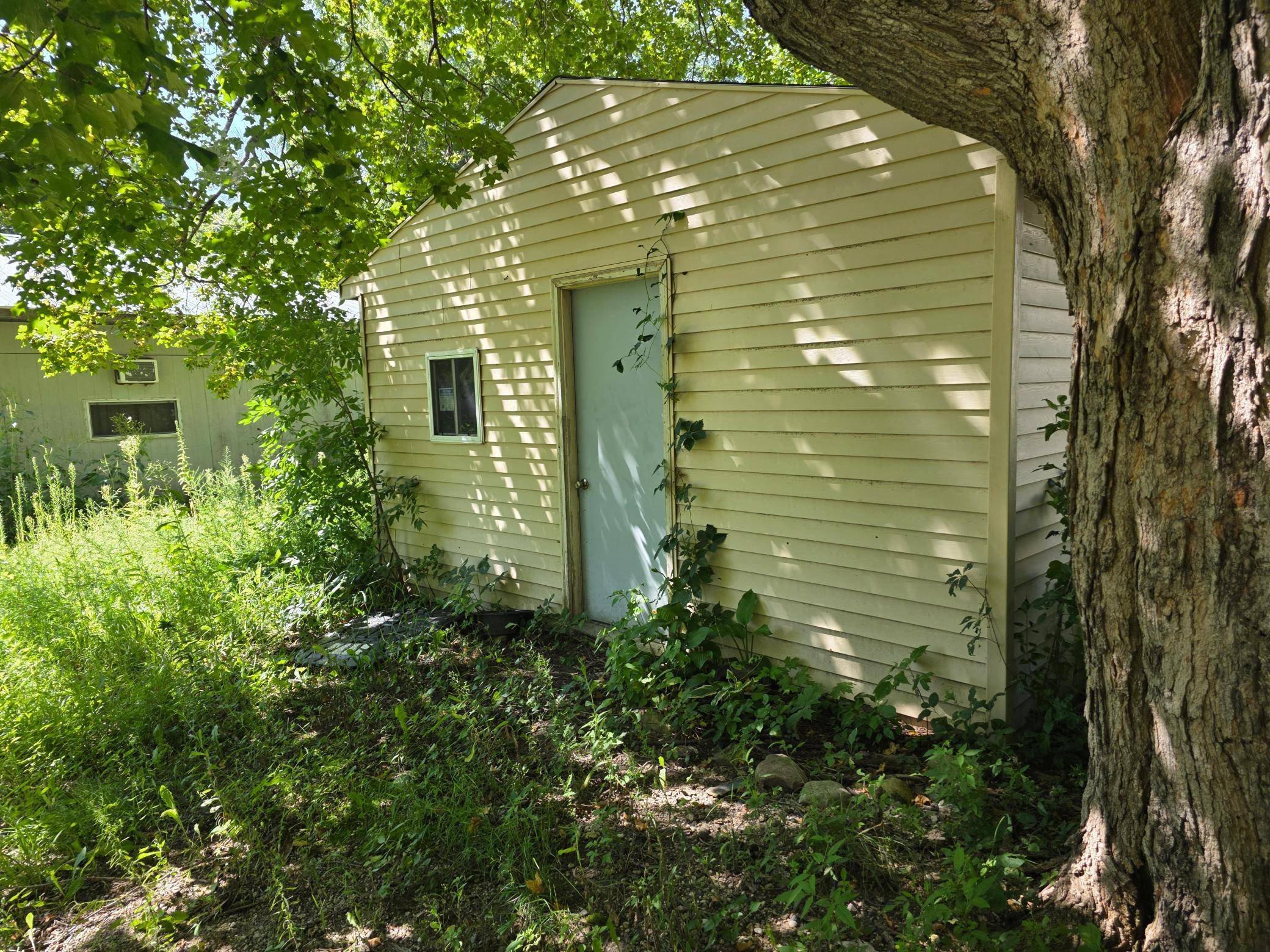 301 Main ST W, Clarks Grove, MN 56016