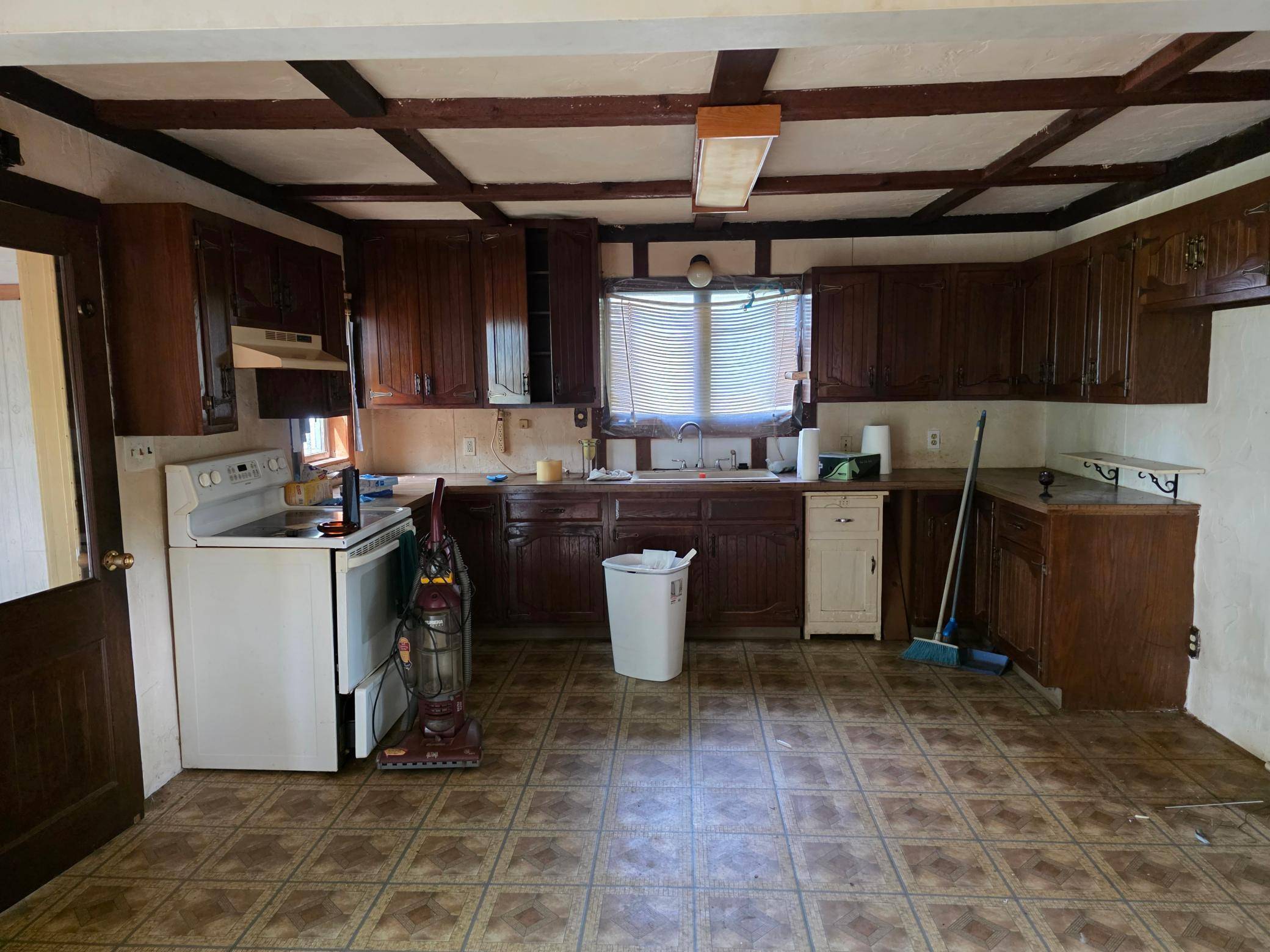 301 Main ST W, Clarks Grove, MN 56016