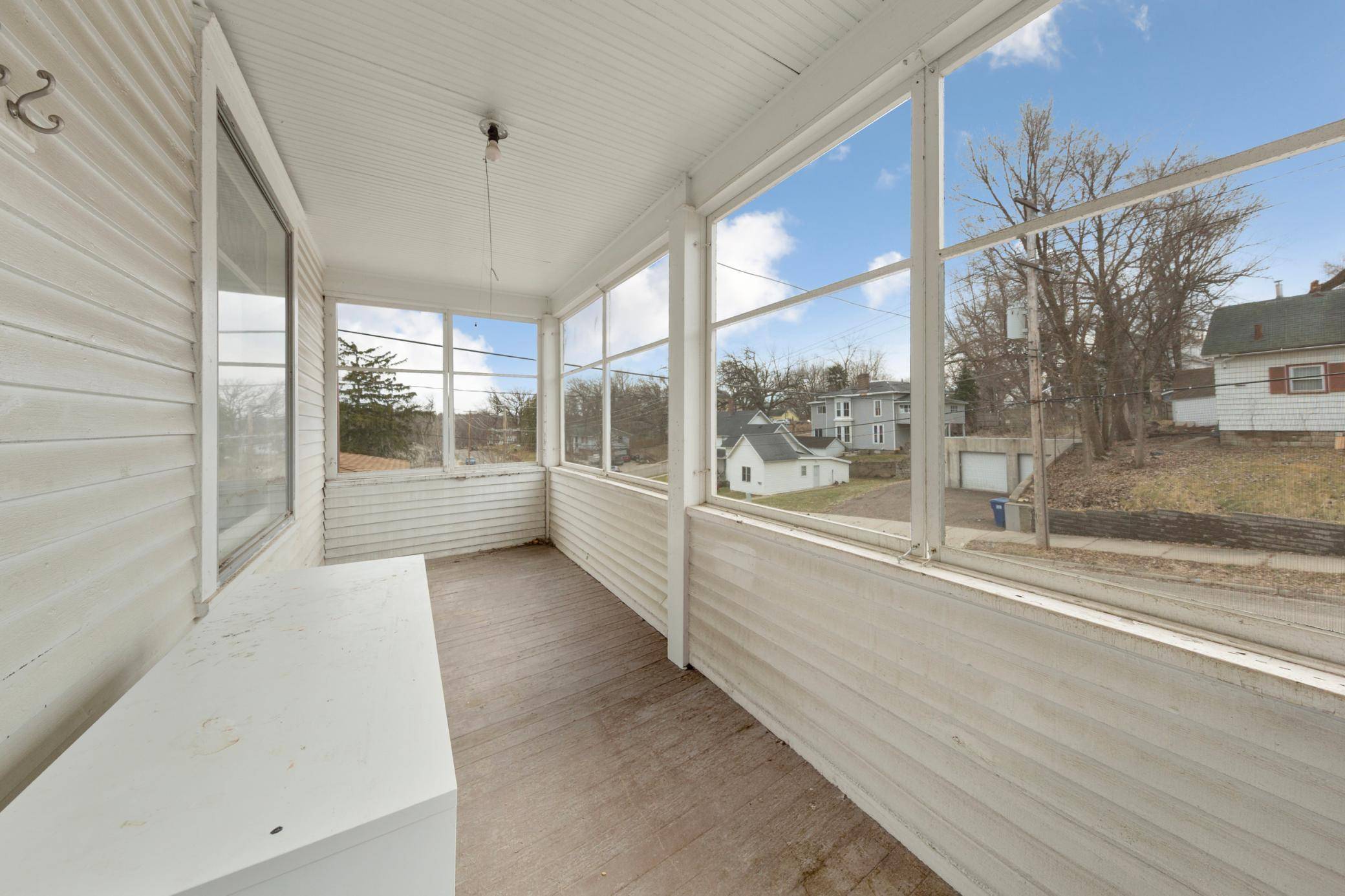 118 1st ST SW, Faribault, MN 55021
