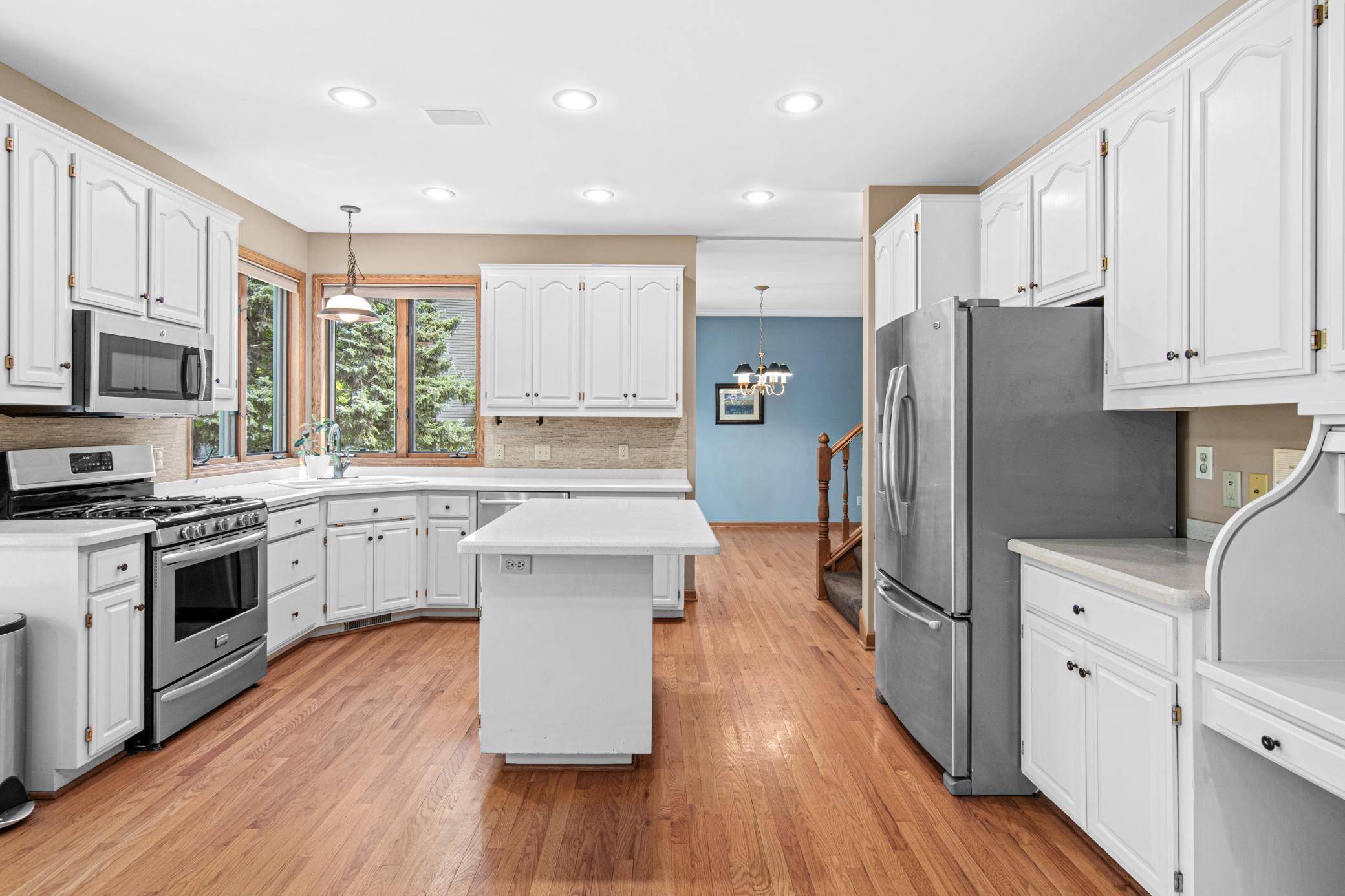 8441 W Lake DR, Chanhassen, MN 55317