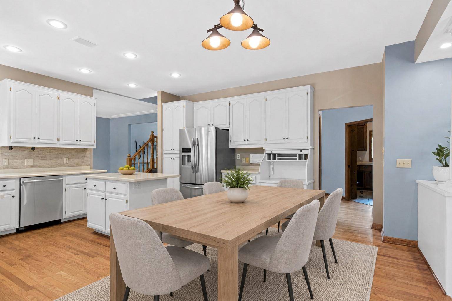 8441 W Lake DR, Chanhassen, MN 55317