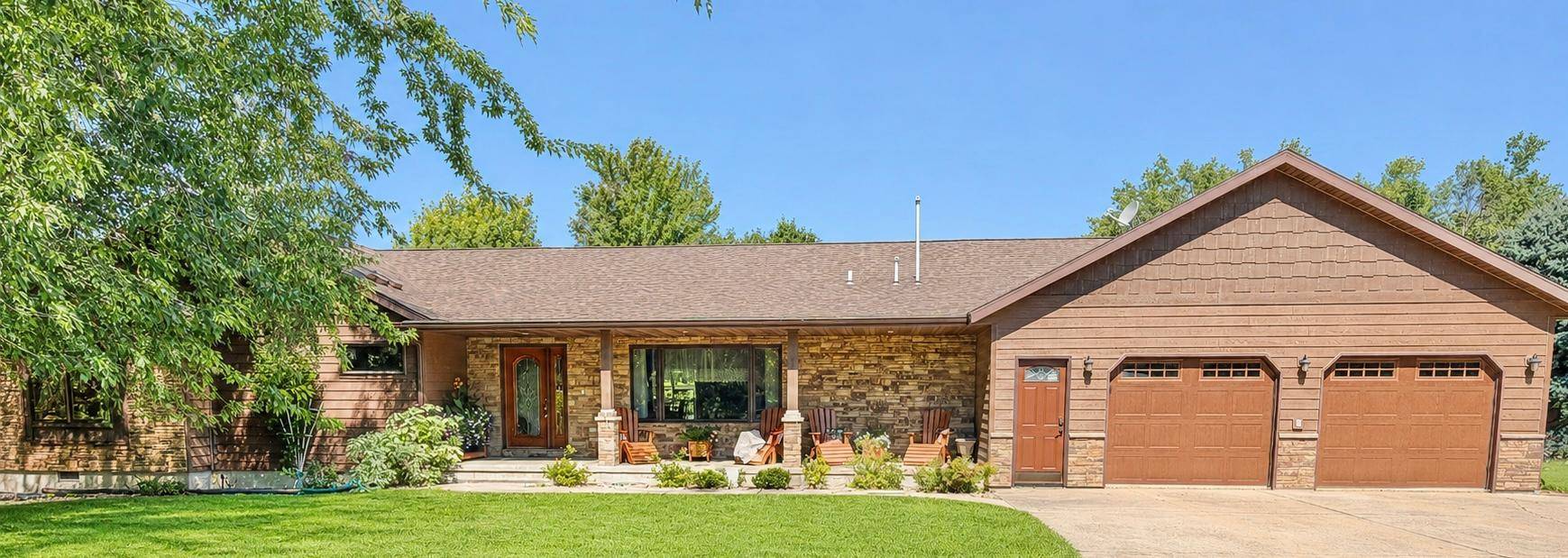 1625 Edgewater DR, Lake Benton, MN 56149