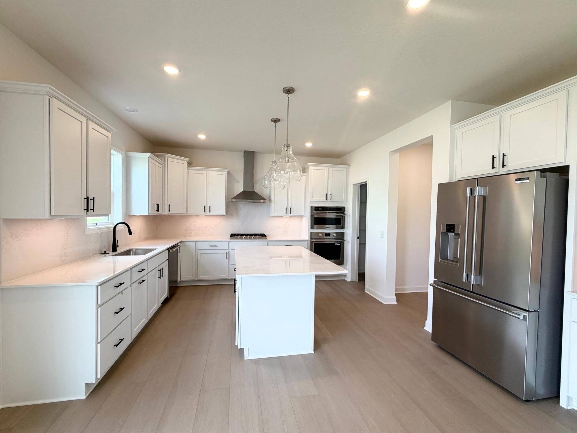 8644 Periwinkle BLVD, Woodbury, MN 55129