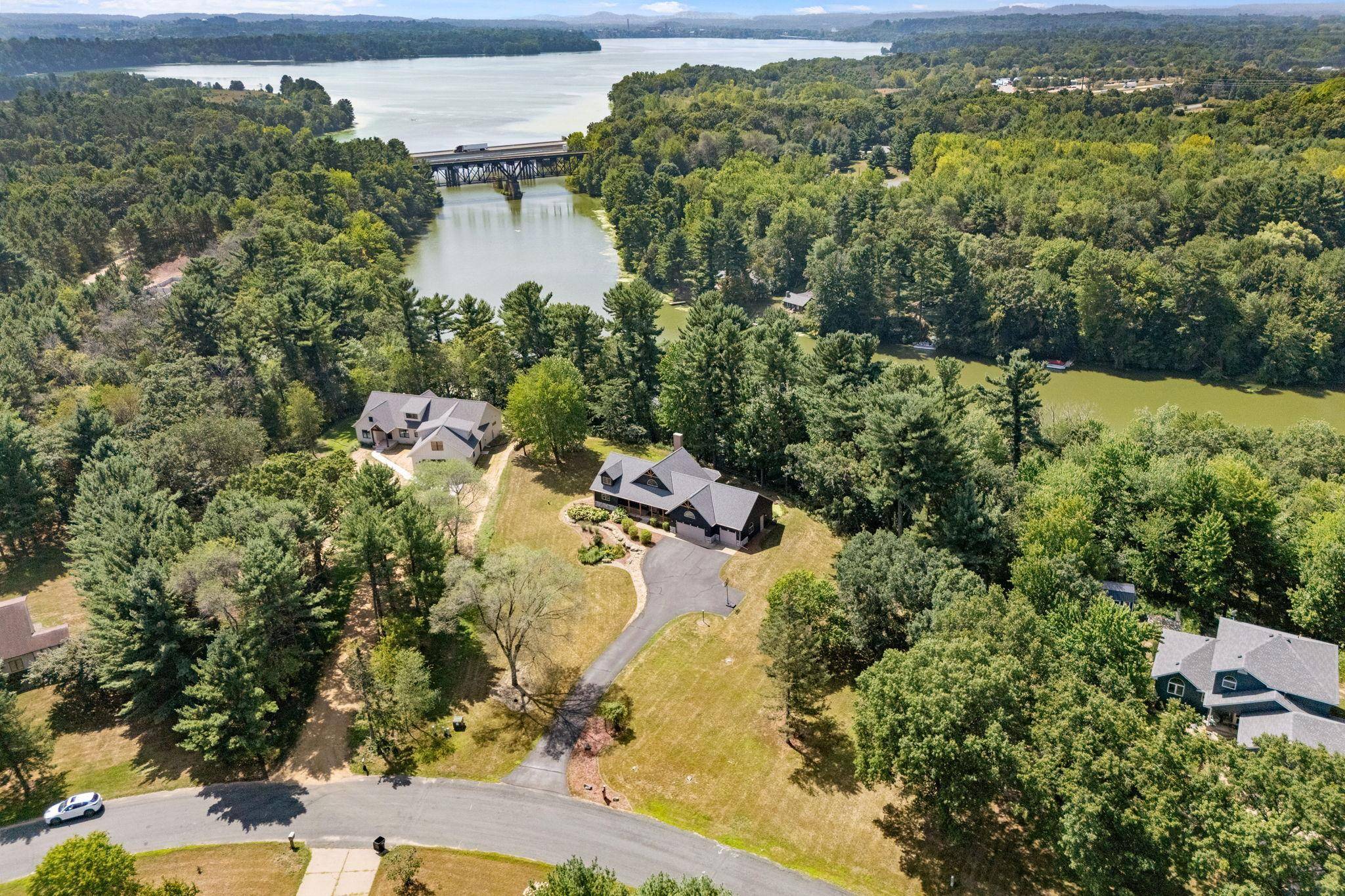 2403 Eagle Ridge DR, Menomonie, WI 54751