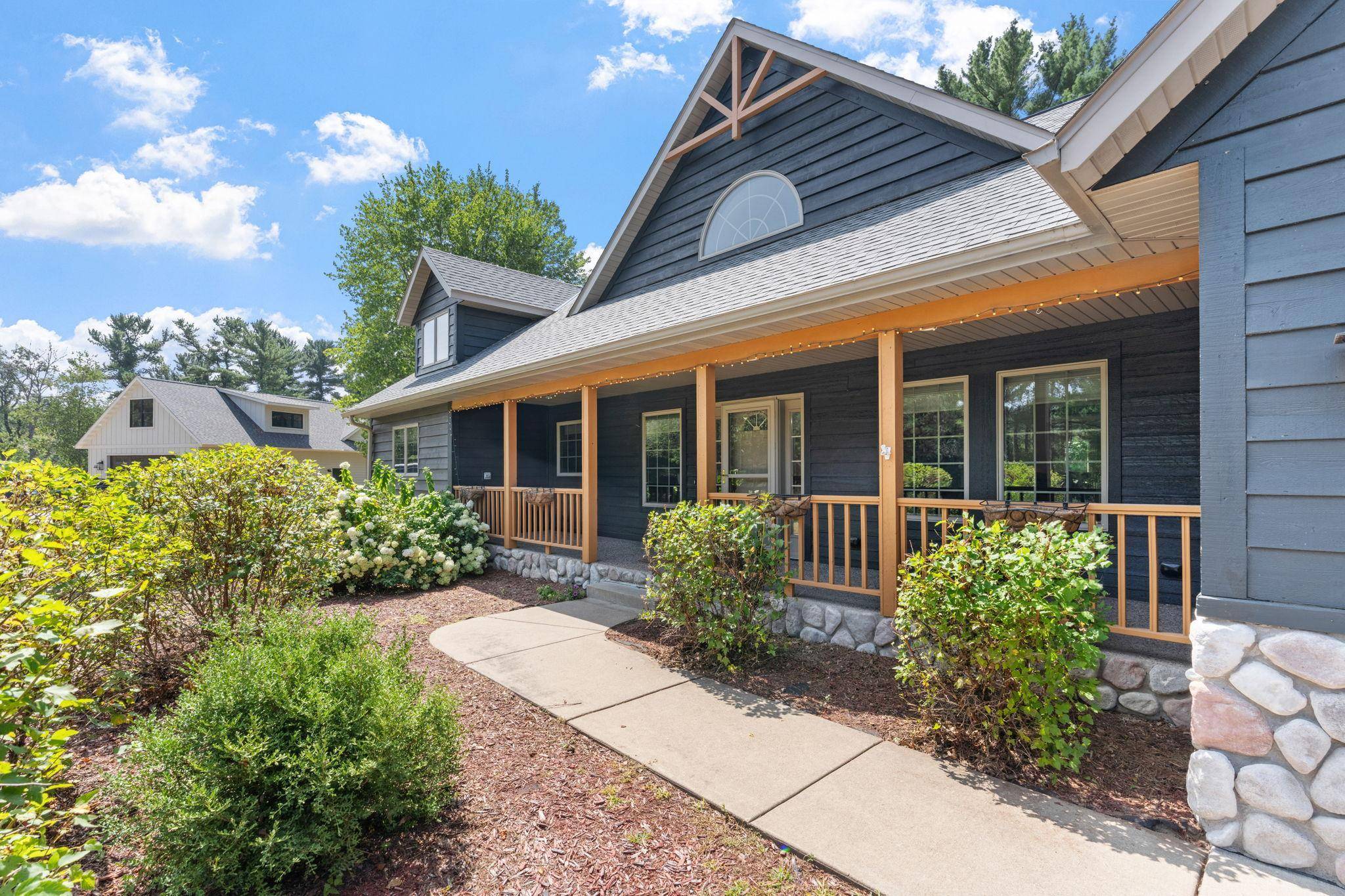 2403 Eagle Ridge DR, Menomonie, WI 54751