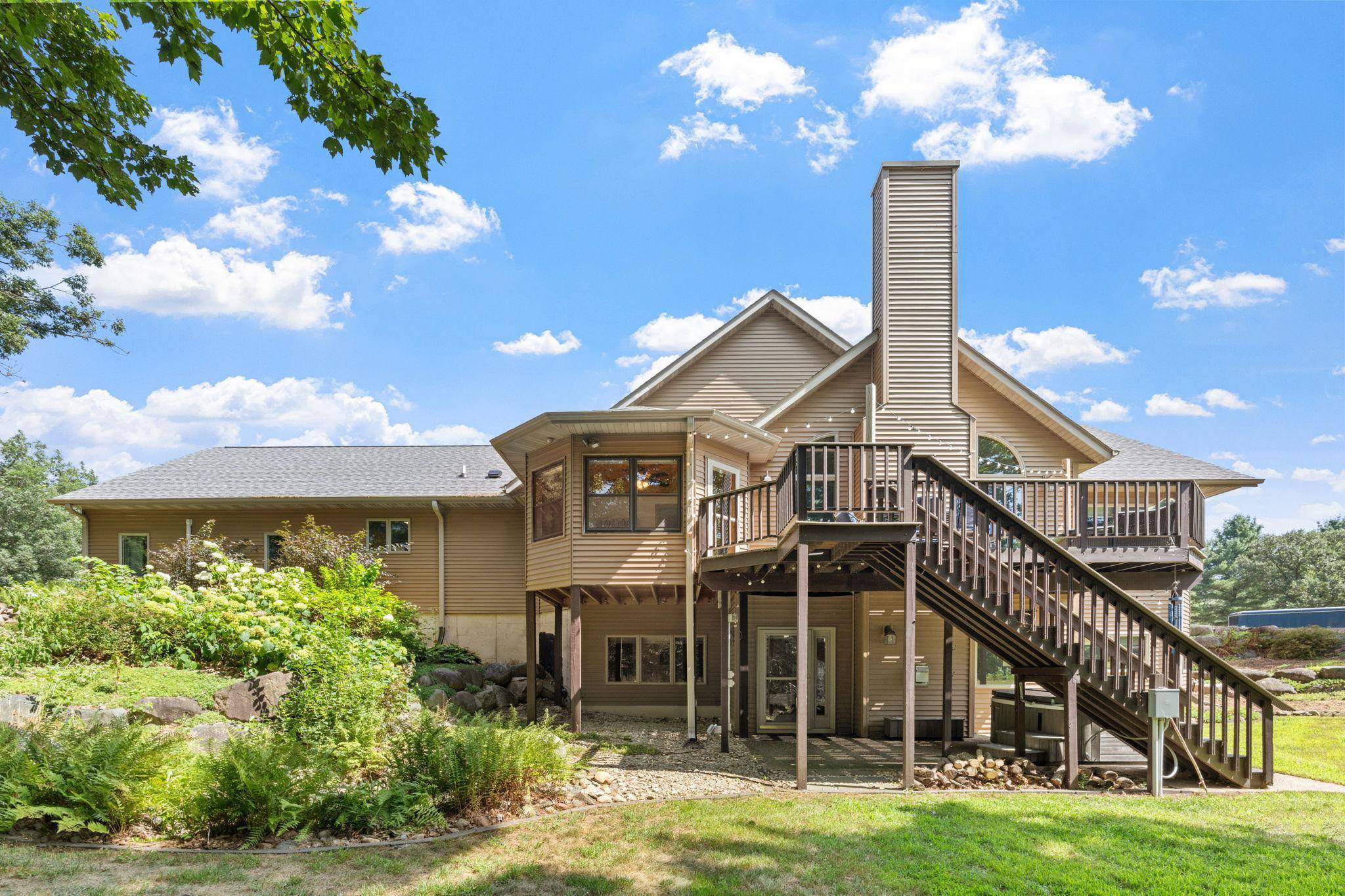 2403 Eagle Ridge DR, Menomonie, WI 54751