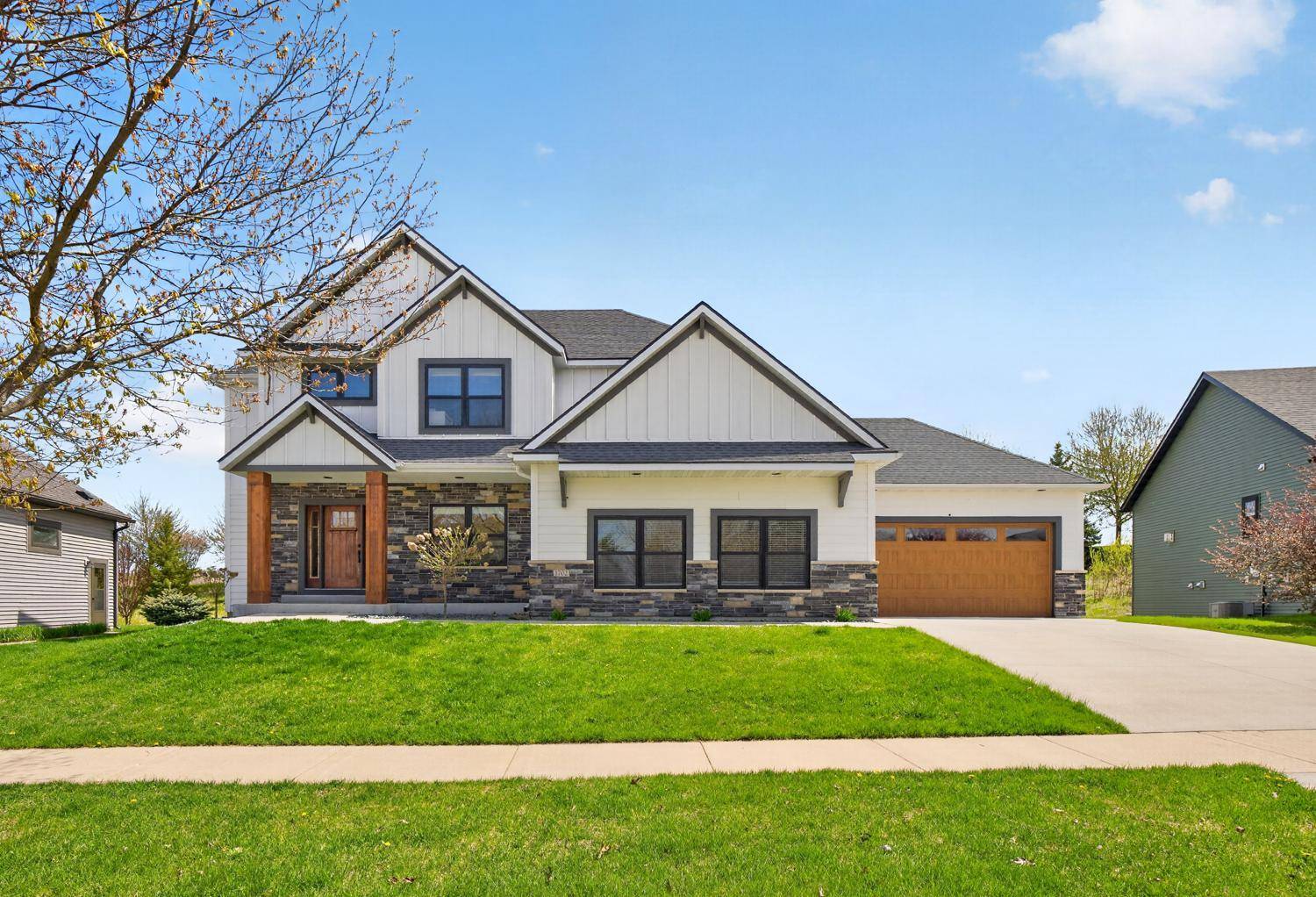 1702 Ancaster DR, Byron, MN 55920