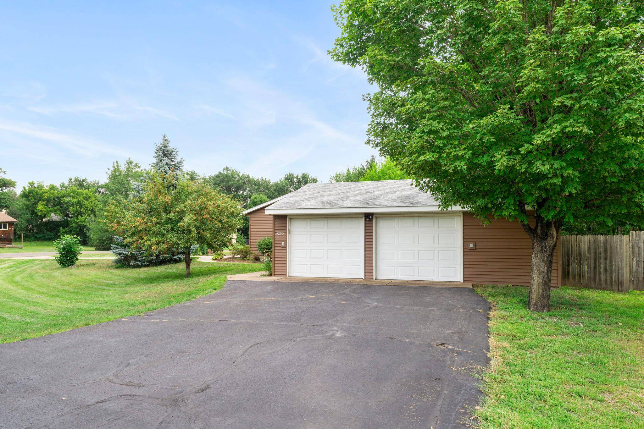 5895 Red Fox RUN, North Branch, MN 55056