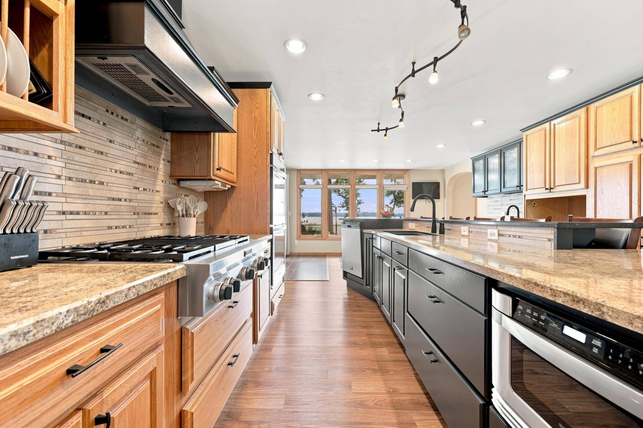 1082 W Lake DR, Detroit Lakes, MN 56501