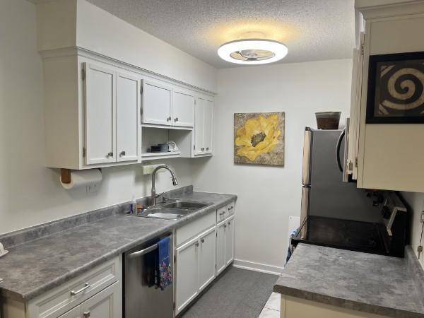 2720 Dale ST N #C113, Roseville, MN 55113