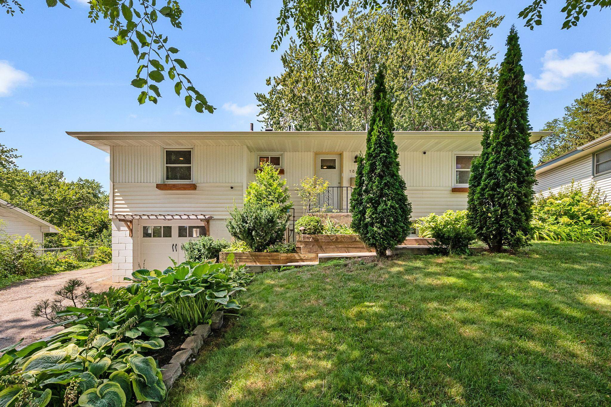 1828 Parker LN, Saint Louis Park, MN 55426