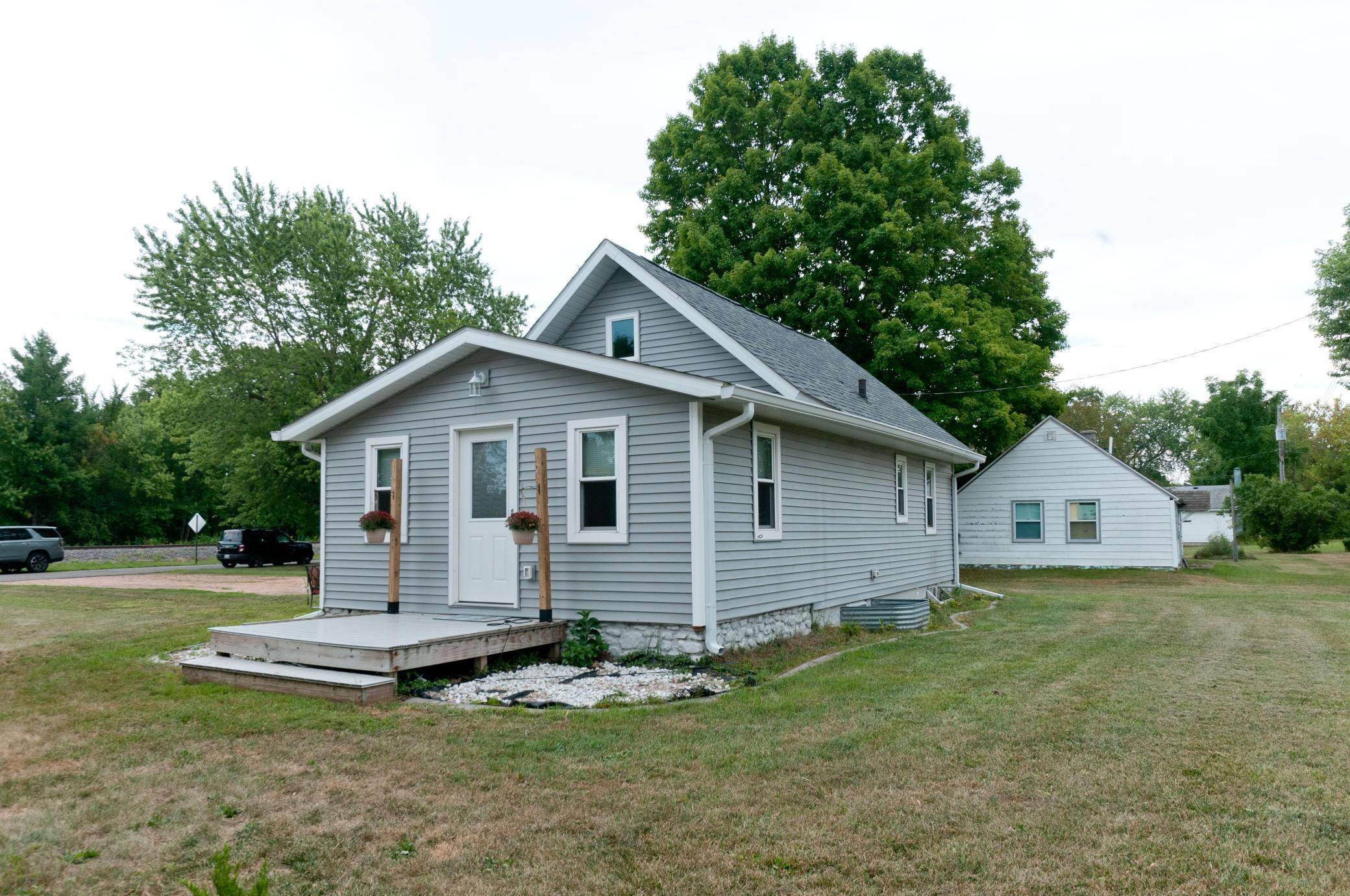 900 W Poplar AVE, Cameron, WI 54822