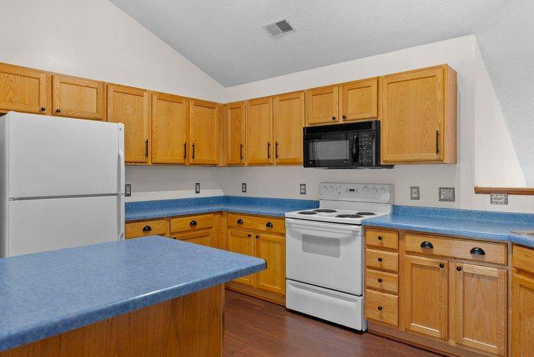 7559 Derby LN, Shakopee, MN 55379