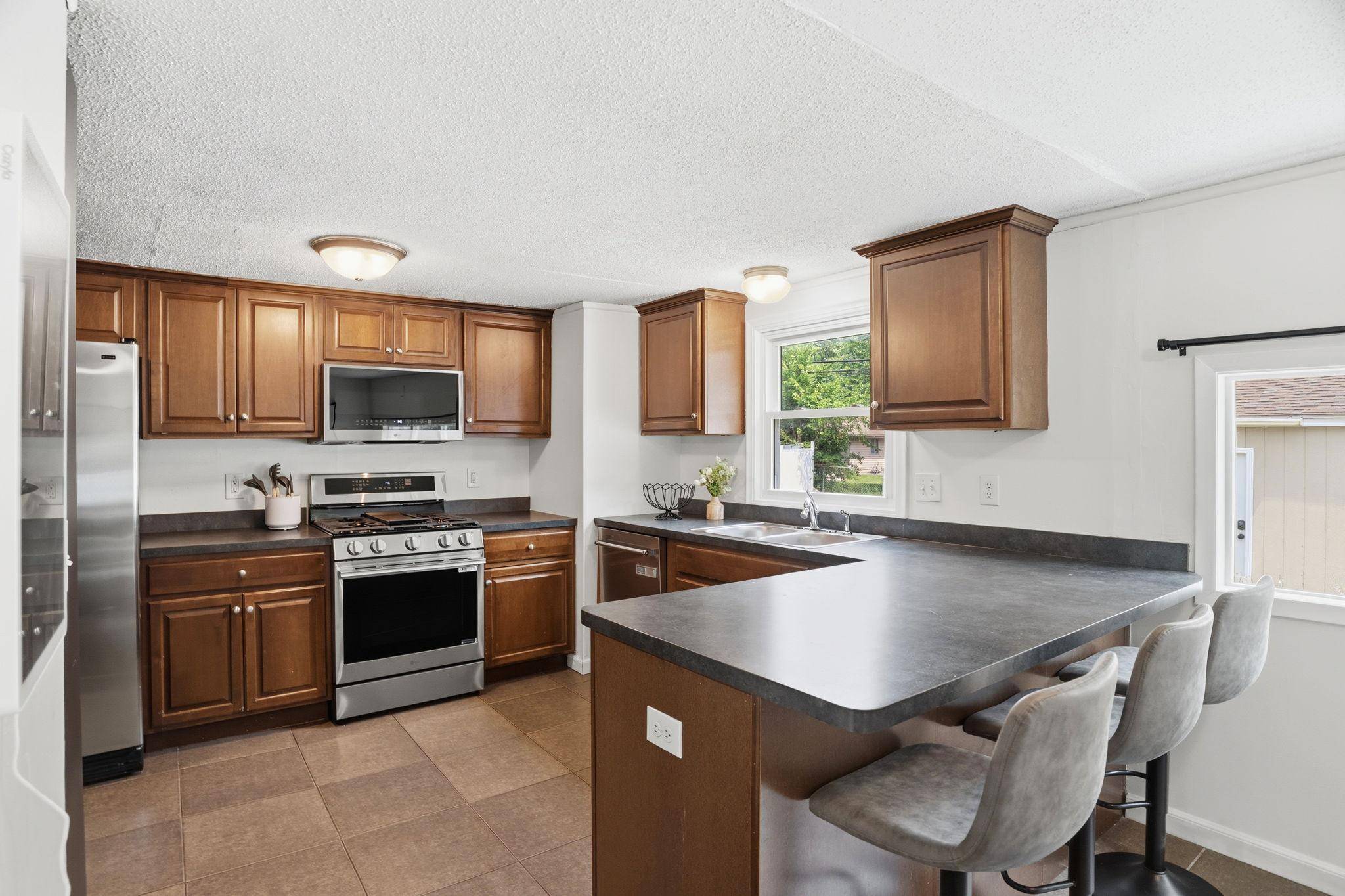 8841 Nicollet AVE S, Bloomington, MN 55420