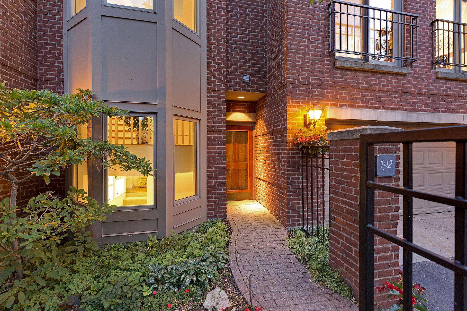 192 Bank ST SE, Minneapolis, MN 55414