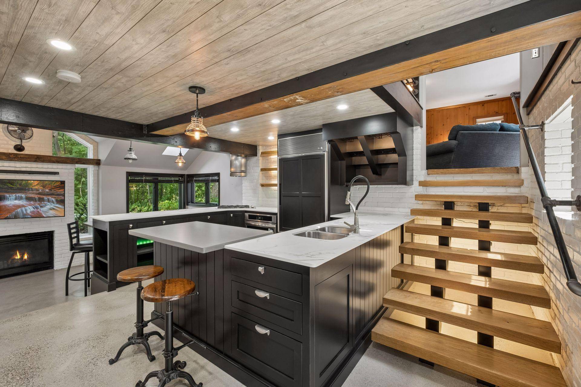 15517 Excelsior BLVD, Minnetonka, MN 55345