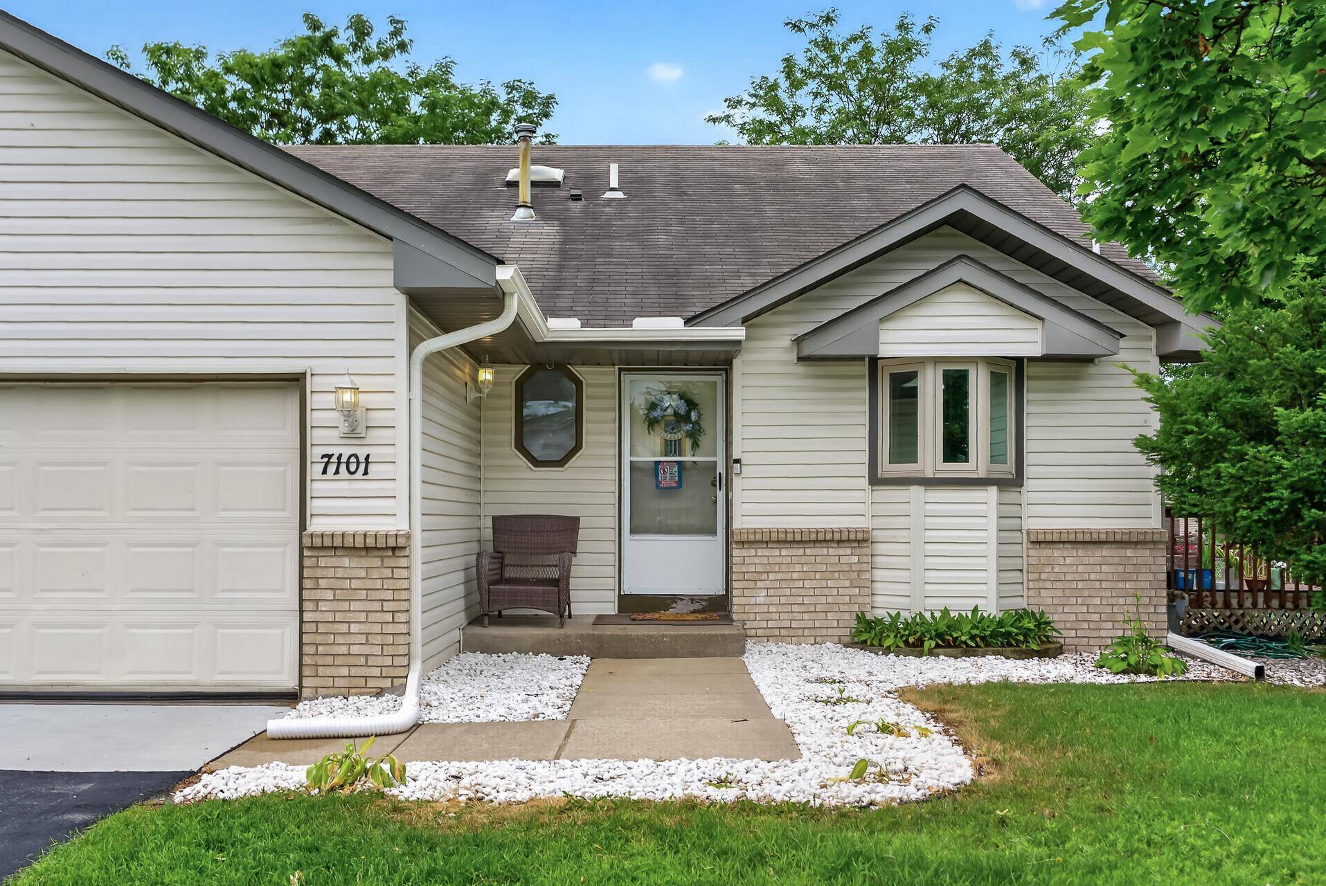 7101 Setzler Pkwy, Brooklyn Park, MN 55445