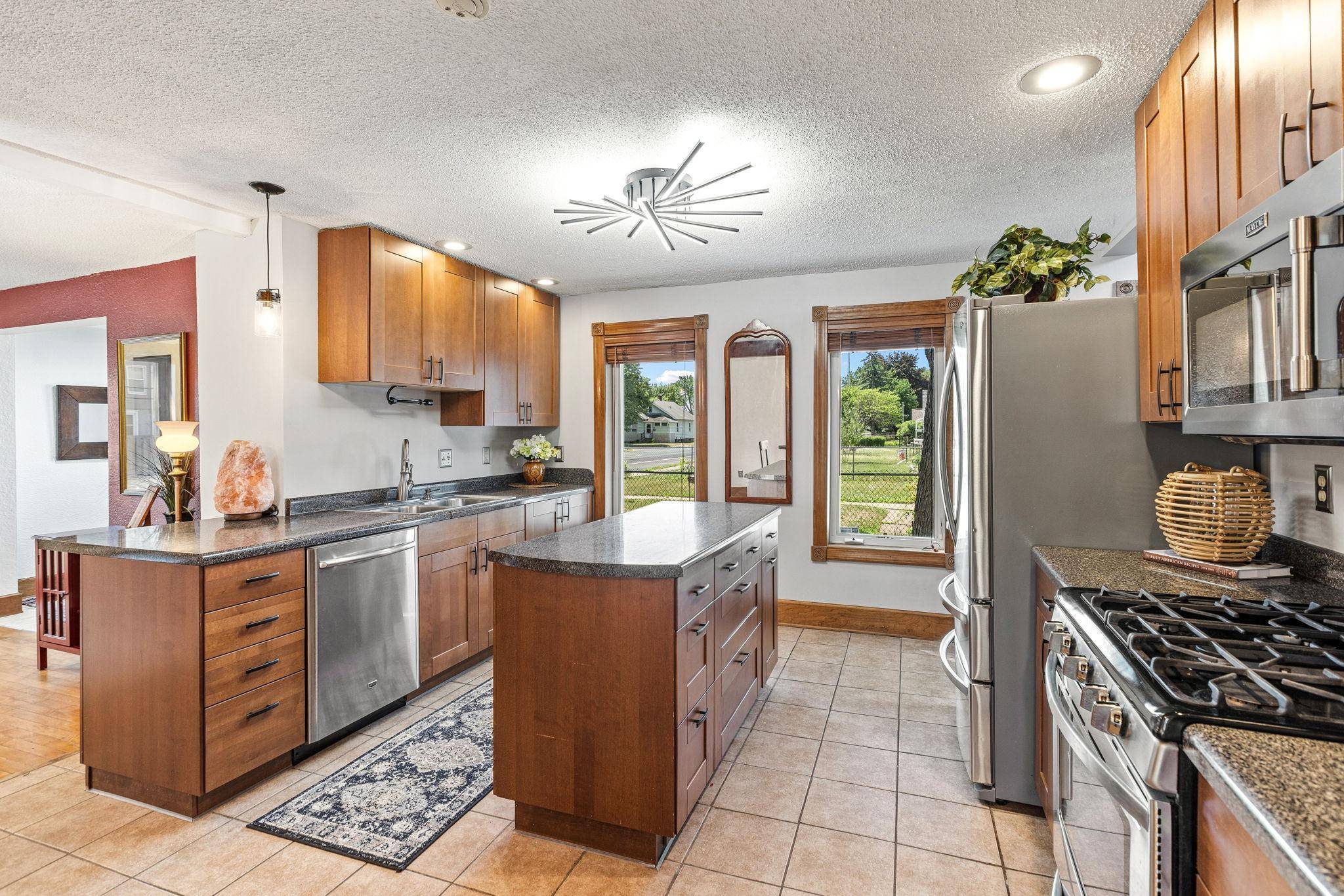 1106 5th AVE S, South Saint Paul, MN 55075