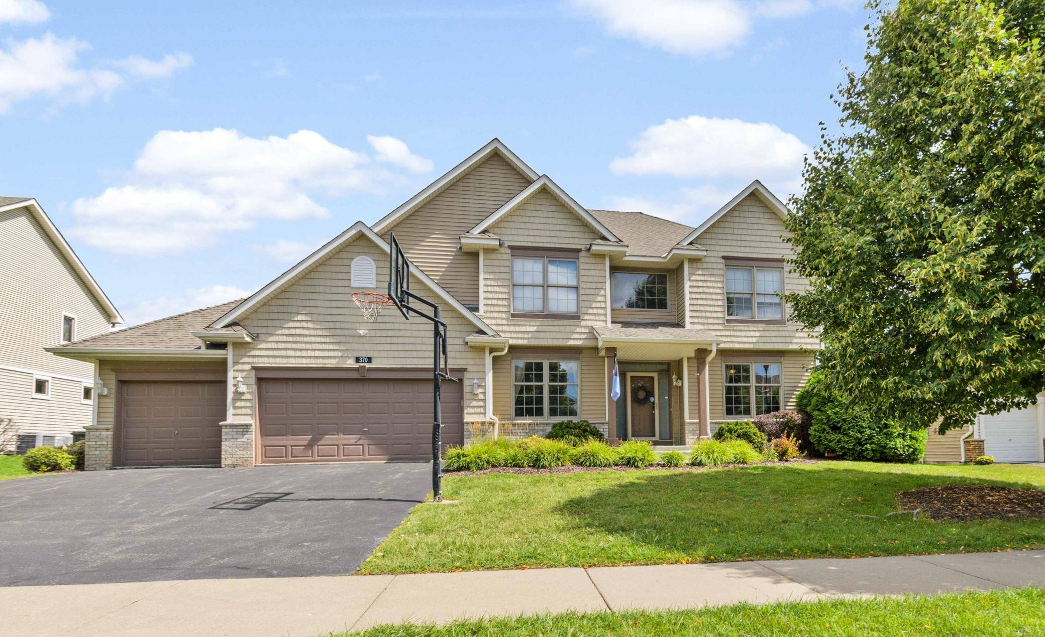370 Liberty Heights DR, Chaska, MN 55318