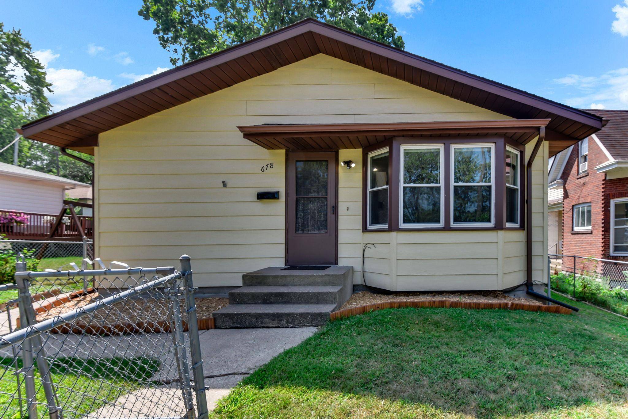 678 Case AVE, Saint Paul, MN 55106
