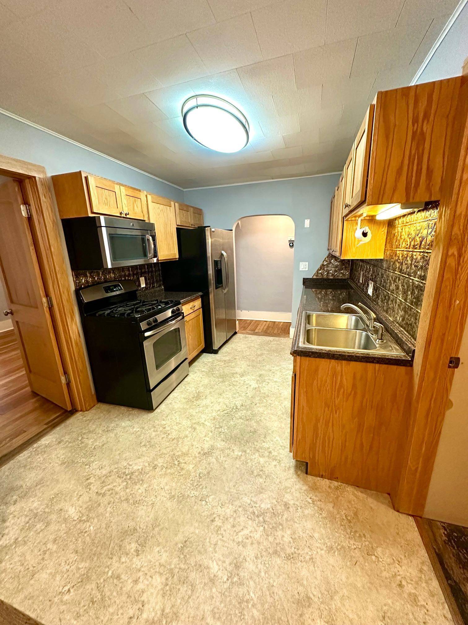 506 W College ST, Albert Lea, MN 56007