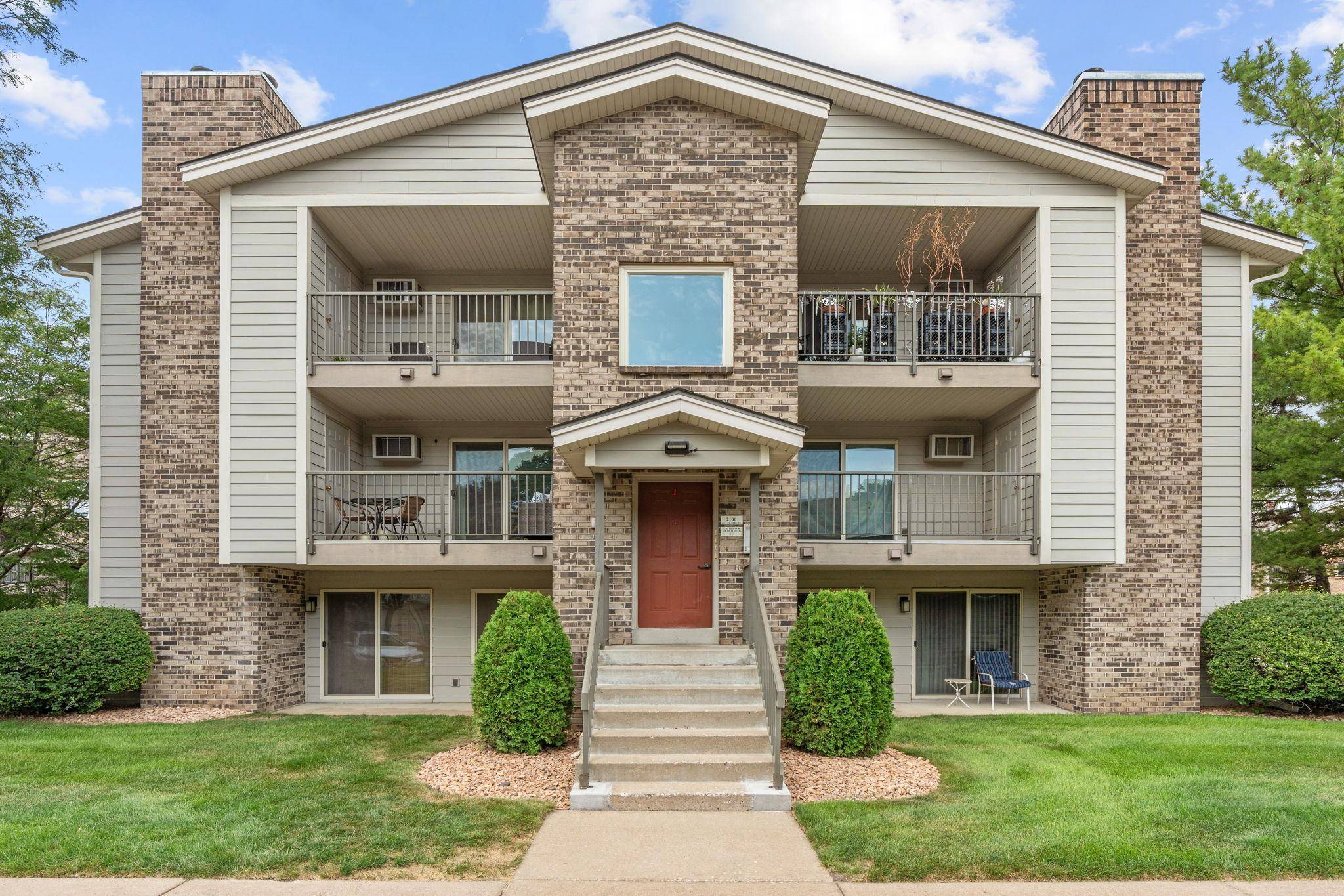 2100 Ridge DR #22, Saint Louis Park, MN 55416