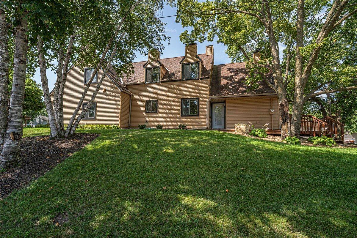 1009 2nd ST E, Hastings, MN 55033