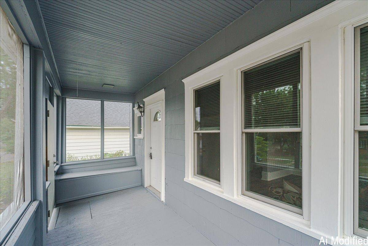 35 Manitoba AVE, Saint Paul, MN 55117