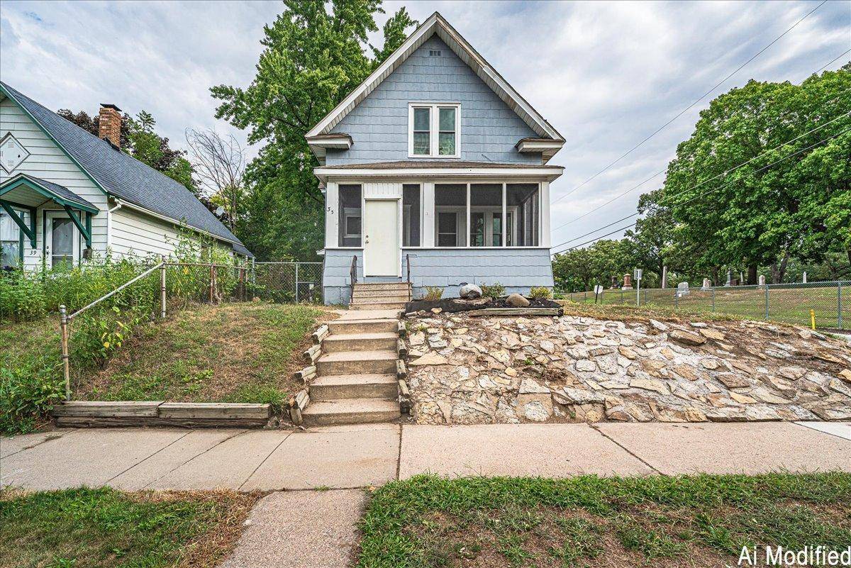 35 Manitoba AVE, Saint Paul, MN 55117