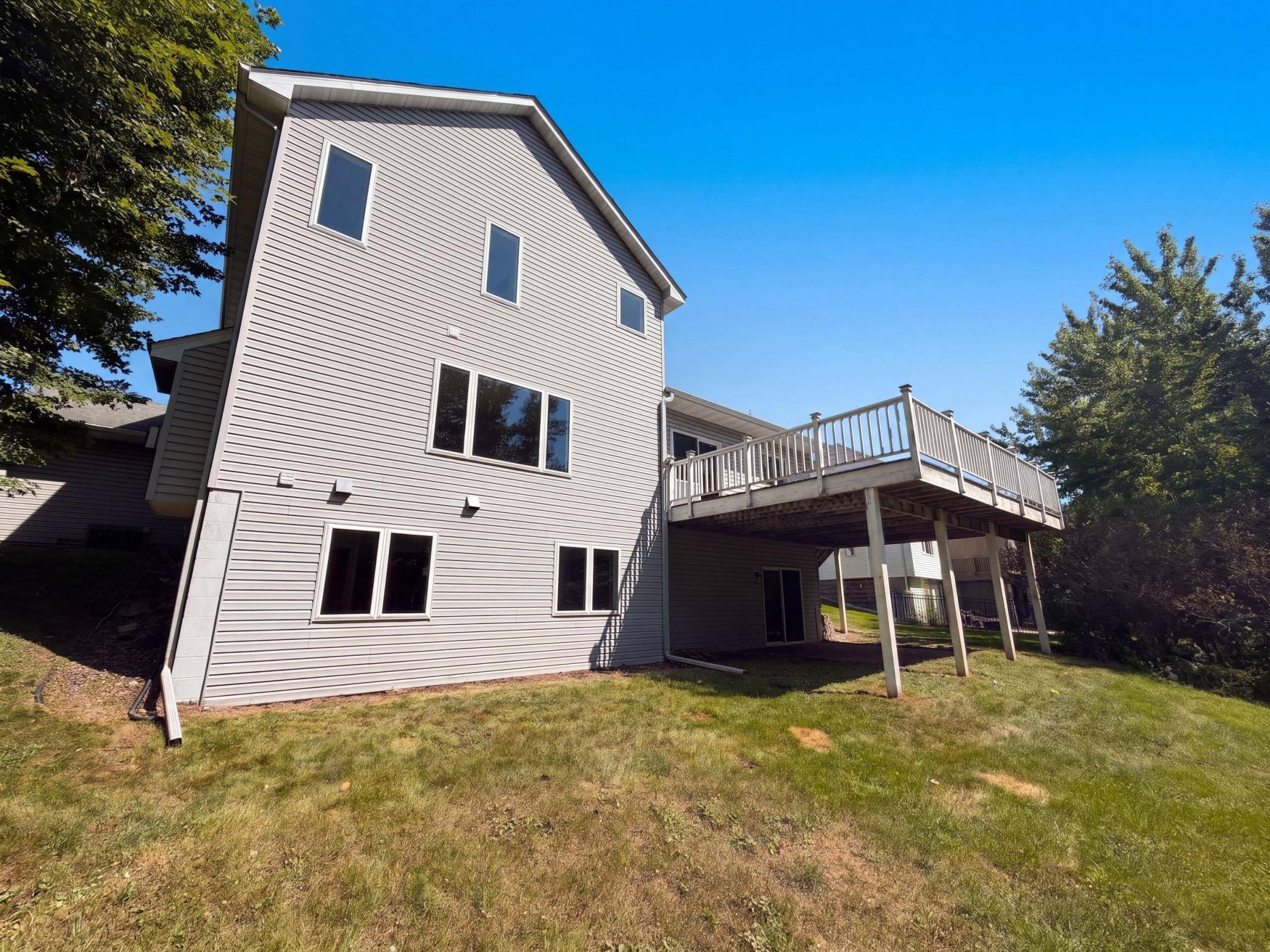 8763 Autumn Oaks DR, Rockford, MN 55373